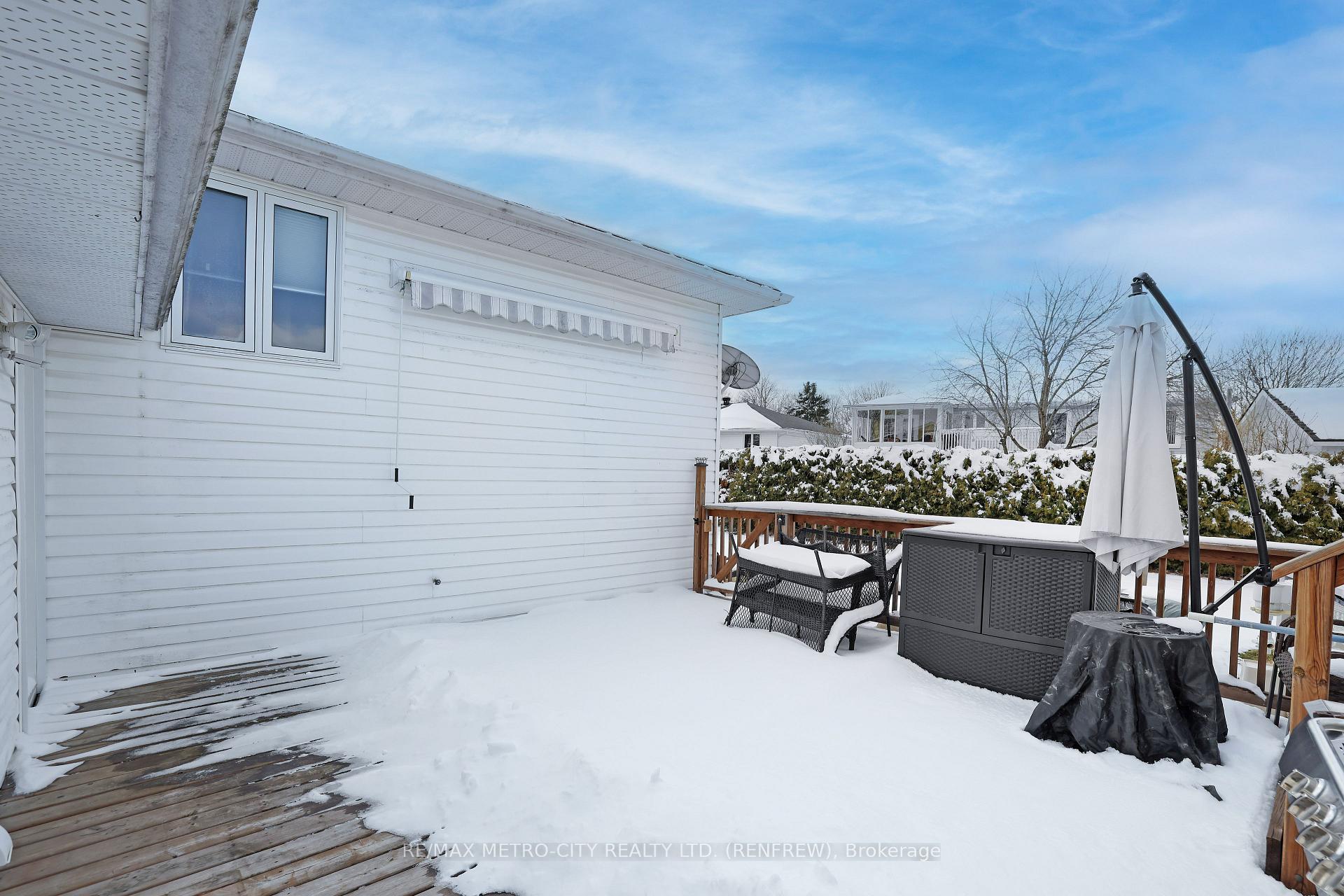 Photo 37 of 206 Vanier Crescent, Renfrew — HOMEH