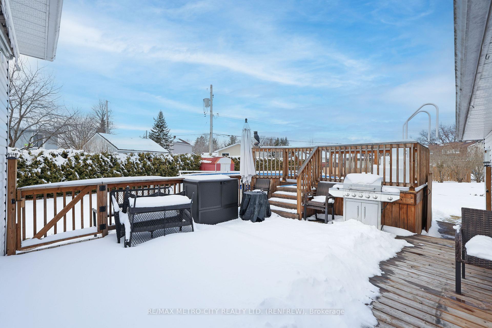 Photo 38 of 206 Vanier Crescent, Renfrew — HOMEH