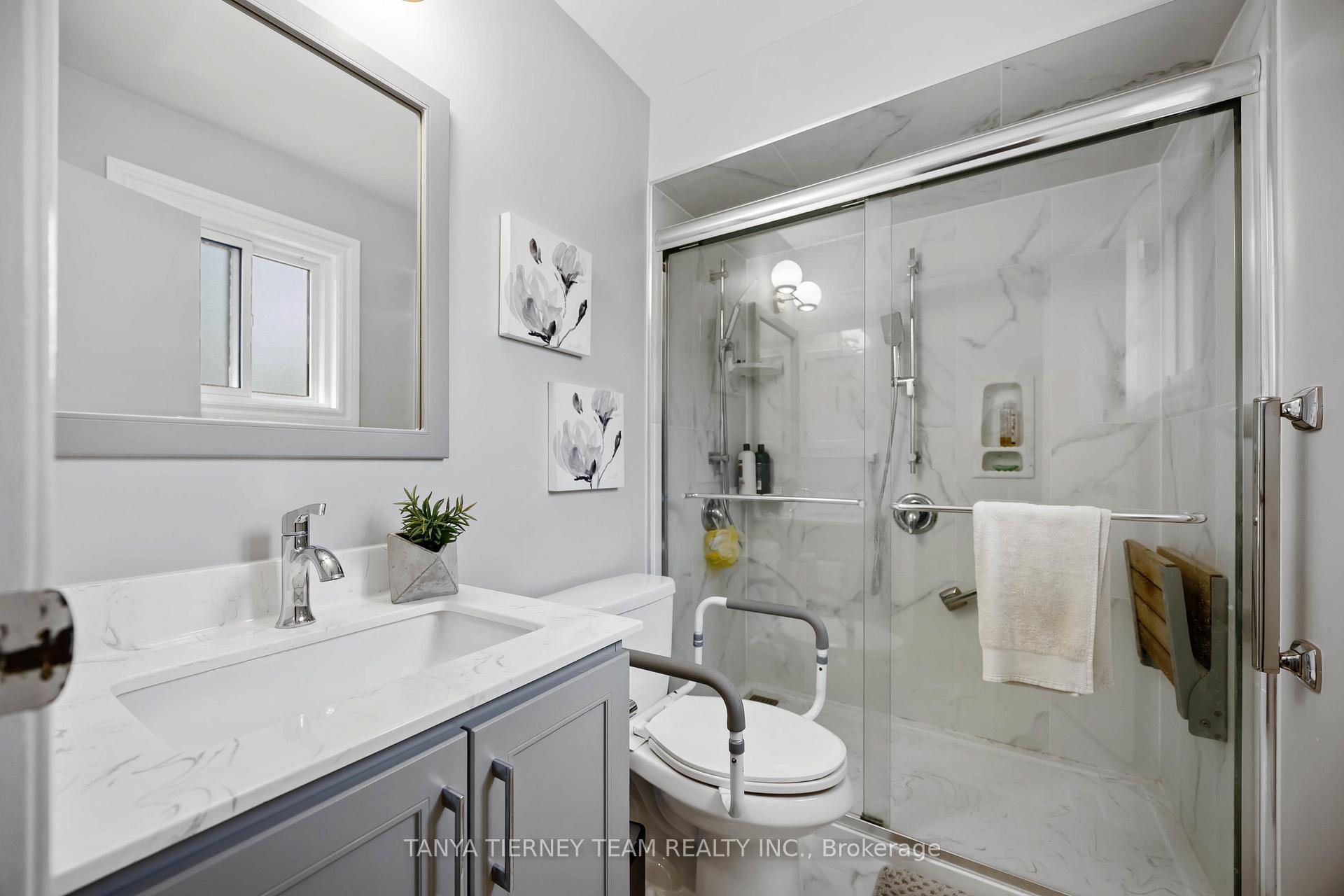 Photo 18 of 54 Chester Crescent, Scugog, Port Perry — HOMEH