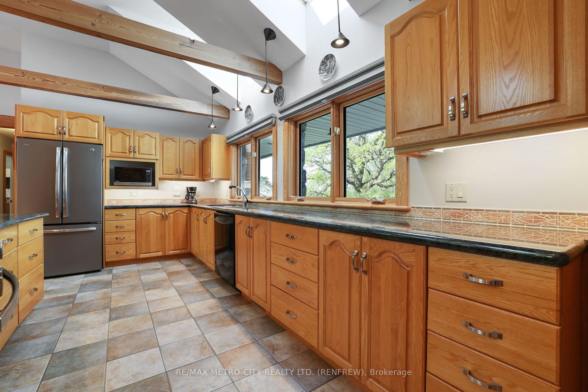 Photo 12 of 74 Erindale Avenue, Renfrew — HOMEH