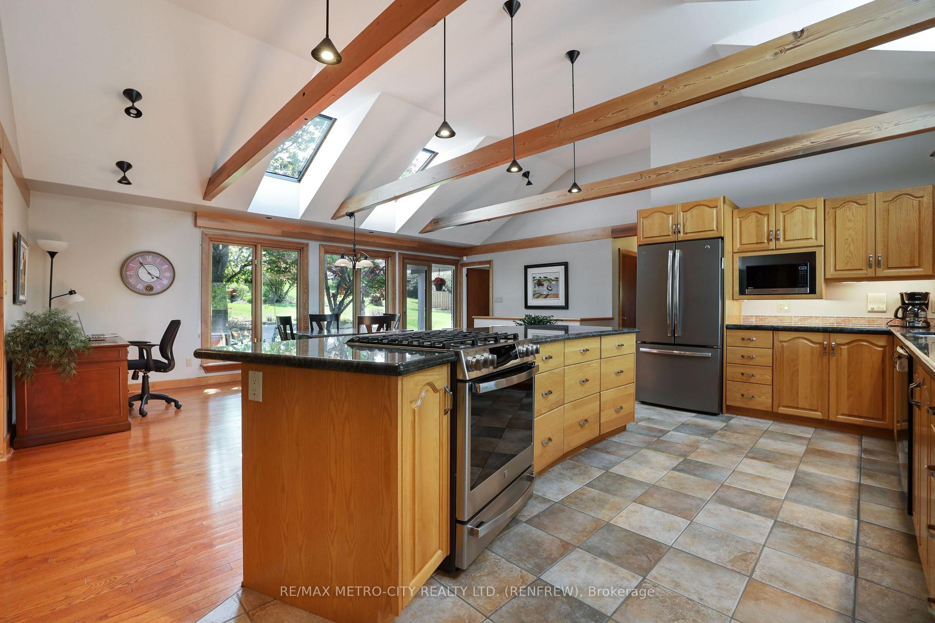 Photo 13 of 74 Erindale Avenue, Renfrew — HOMEH