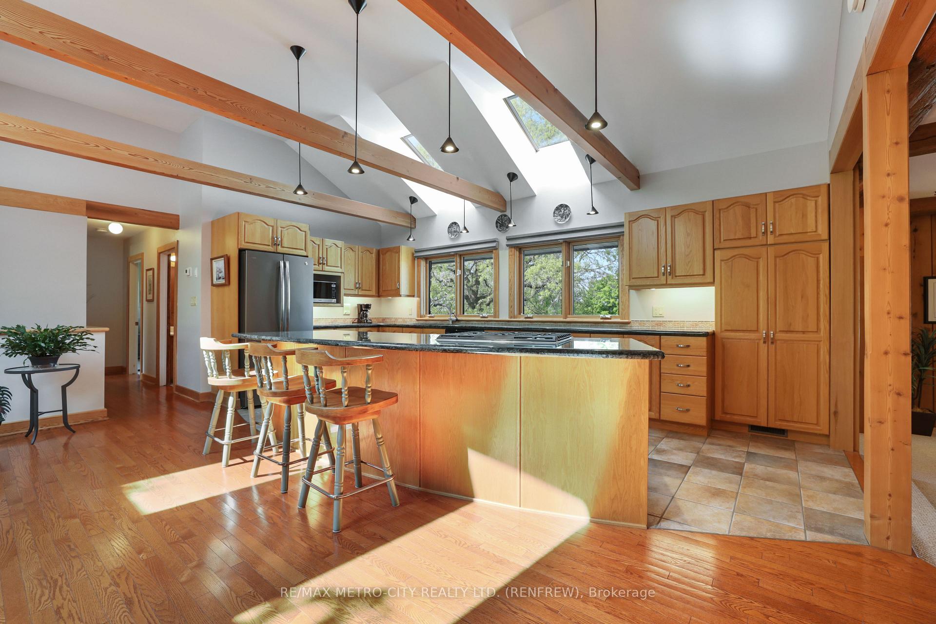 Photo 15 of 74 Erindale Avenue, Renfrew — HOMEH
