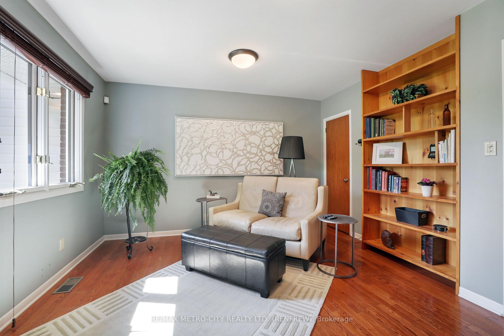 Photo 28 of 74 Erindale Avenue, Renfrew — HOMEH
