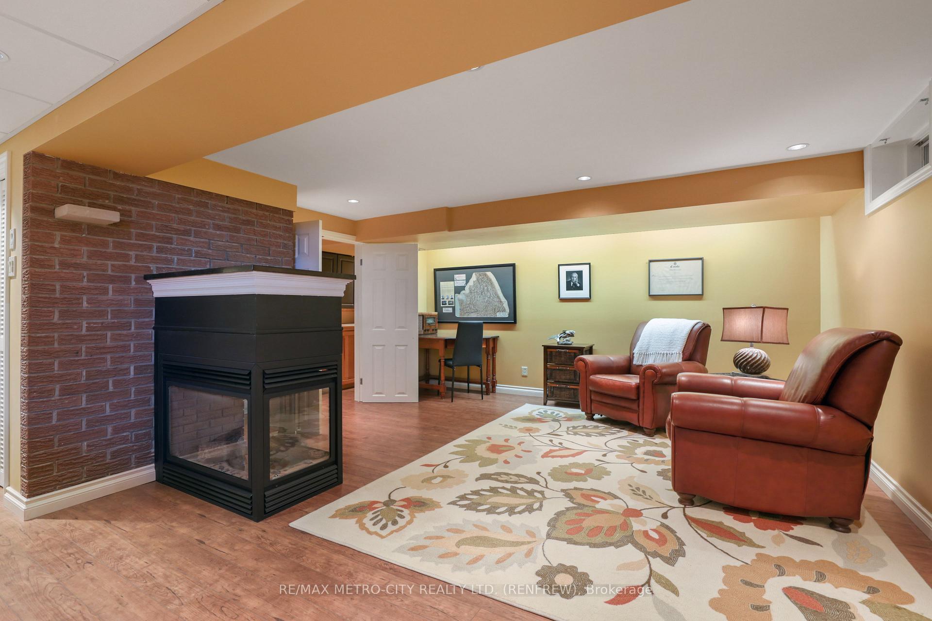 Photo 32 of 74 Erindale Avenue, Renfrew — HOMEH