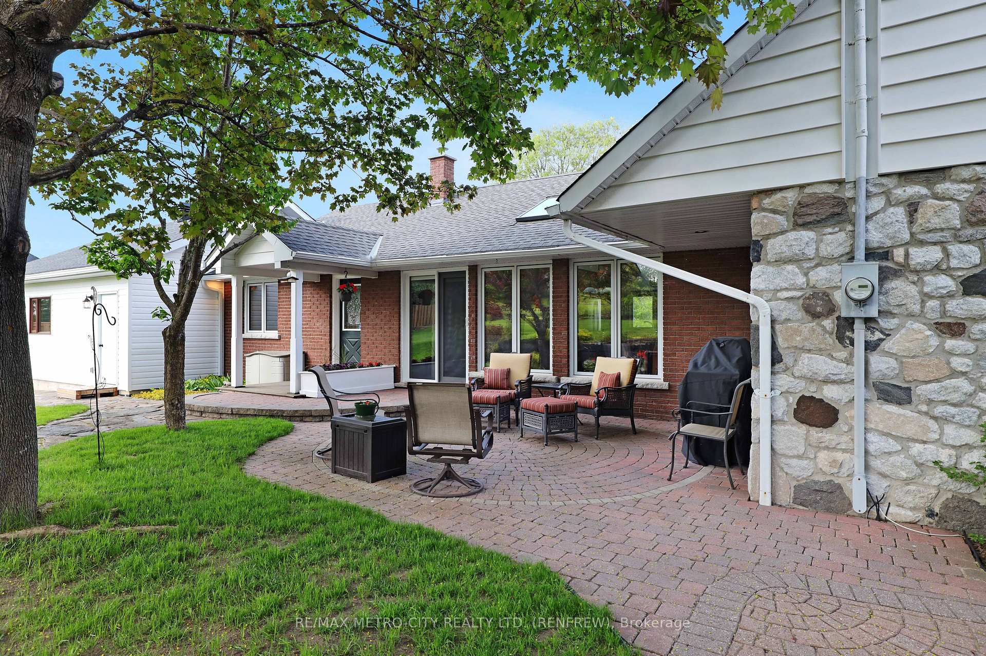 Photo 38 of 74 Erindale Avenue, Renfrew — HOMEH