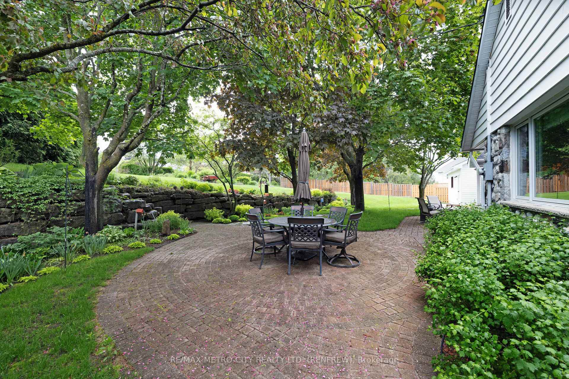 Photo 42 of 74 Erindale Avenue, Renfrew — HOMEH