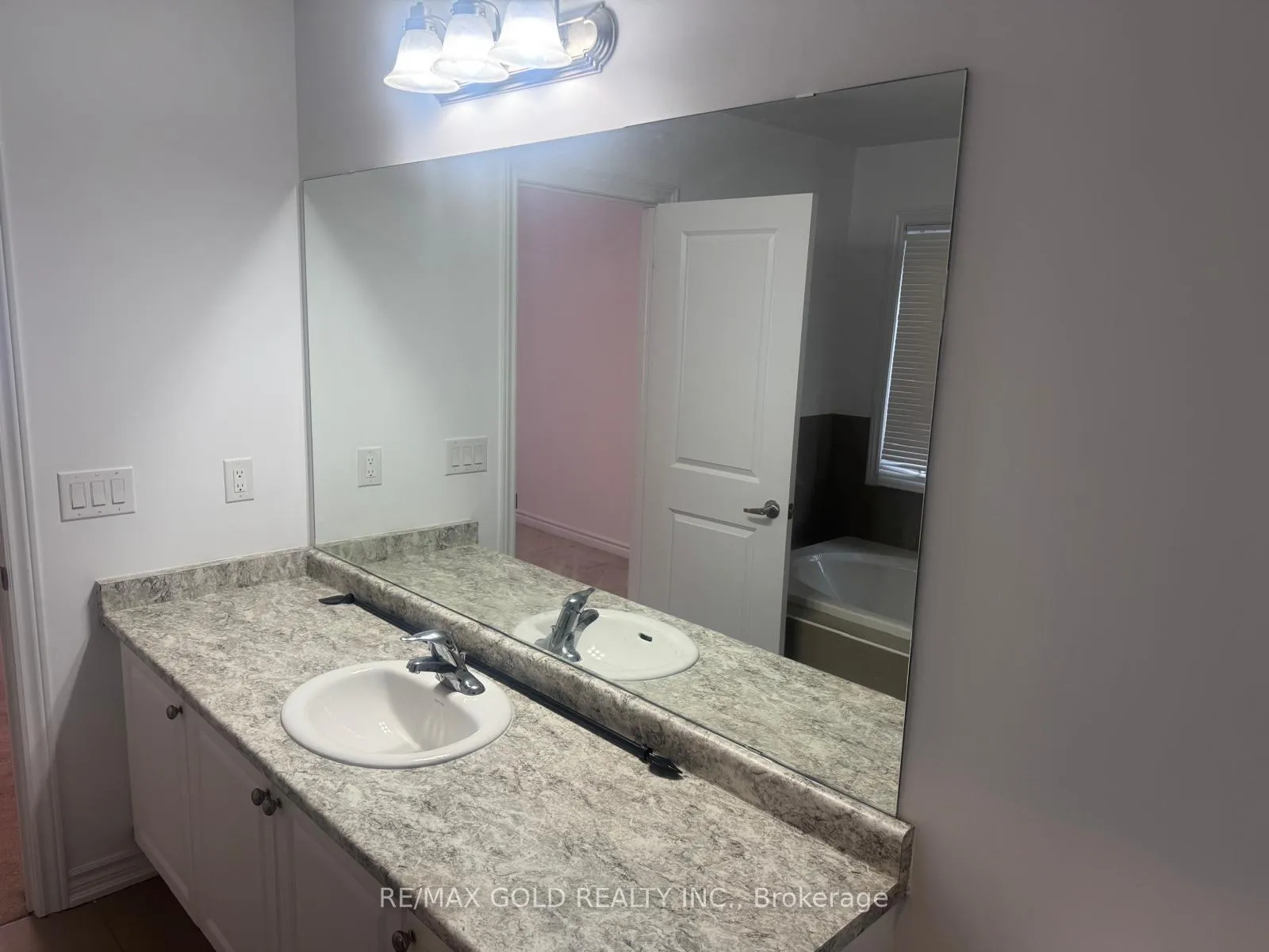 Photo 22 of 27 Aitchision Avenue, Grey Highlands — HOMEH