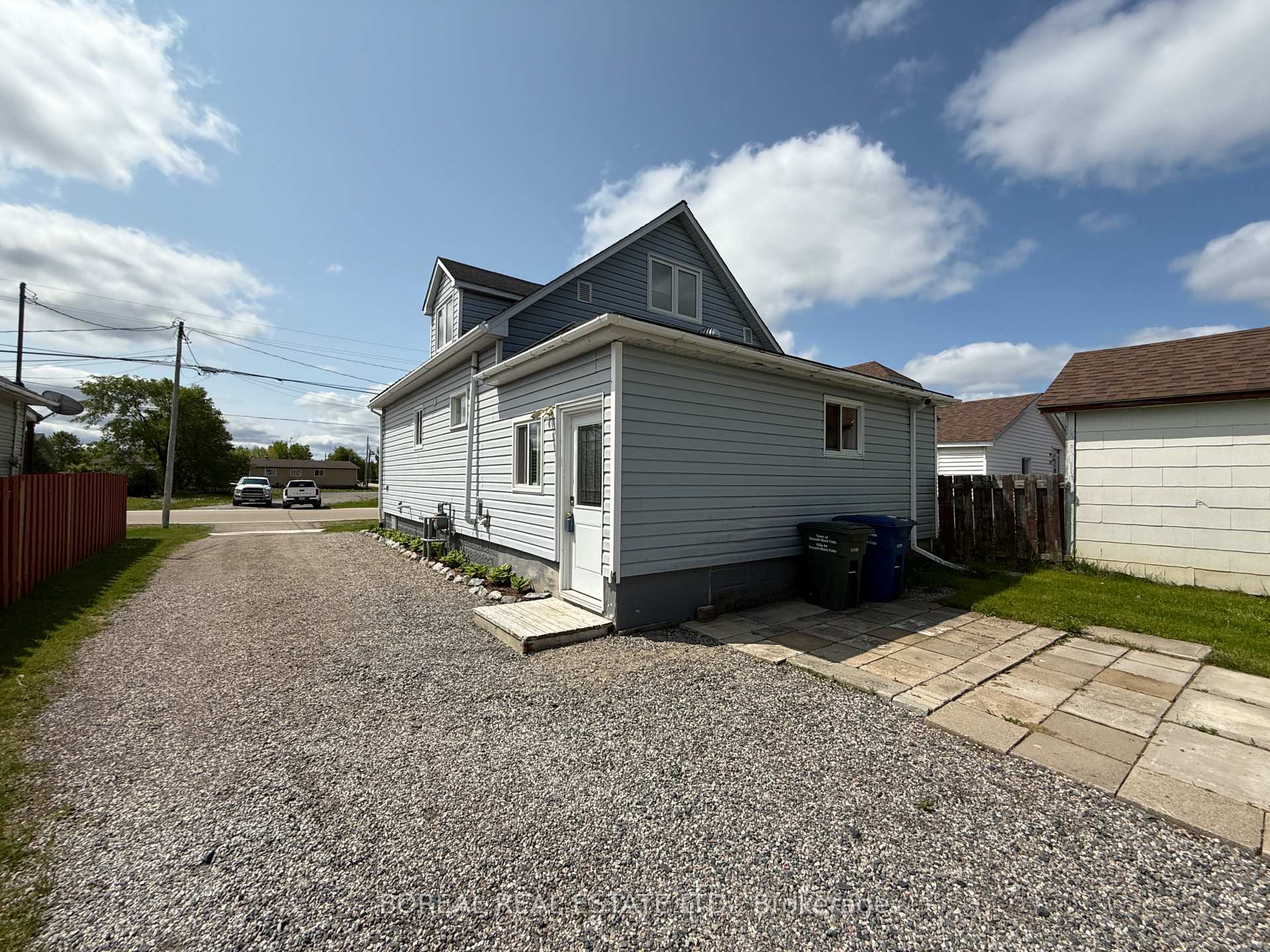 Photo 5 of 228 Main Street, Smooth Rock Falls, SRF — HOMEH