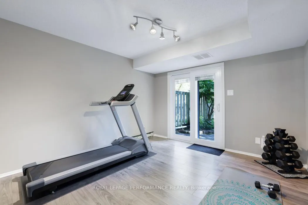 Photo 9 of 21 Arbordale Crescent, Ottawa, Centrepointe — HOMEH
