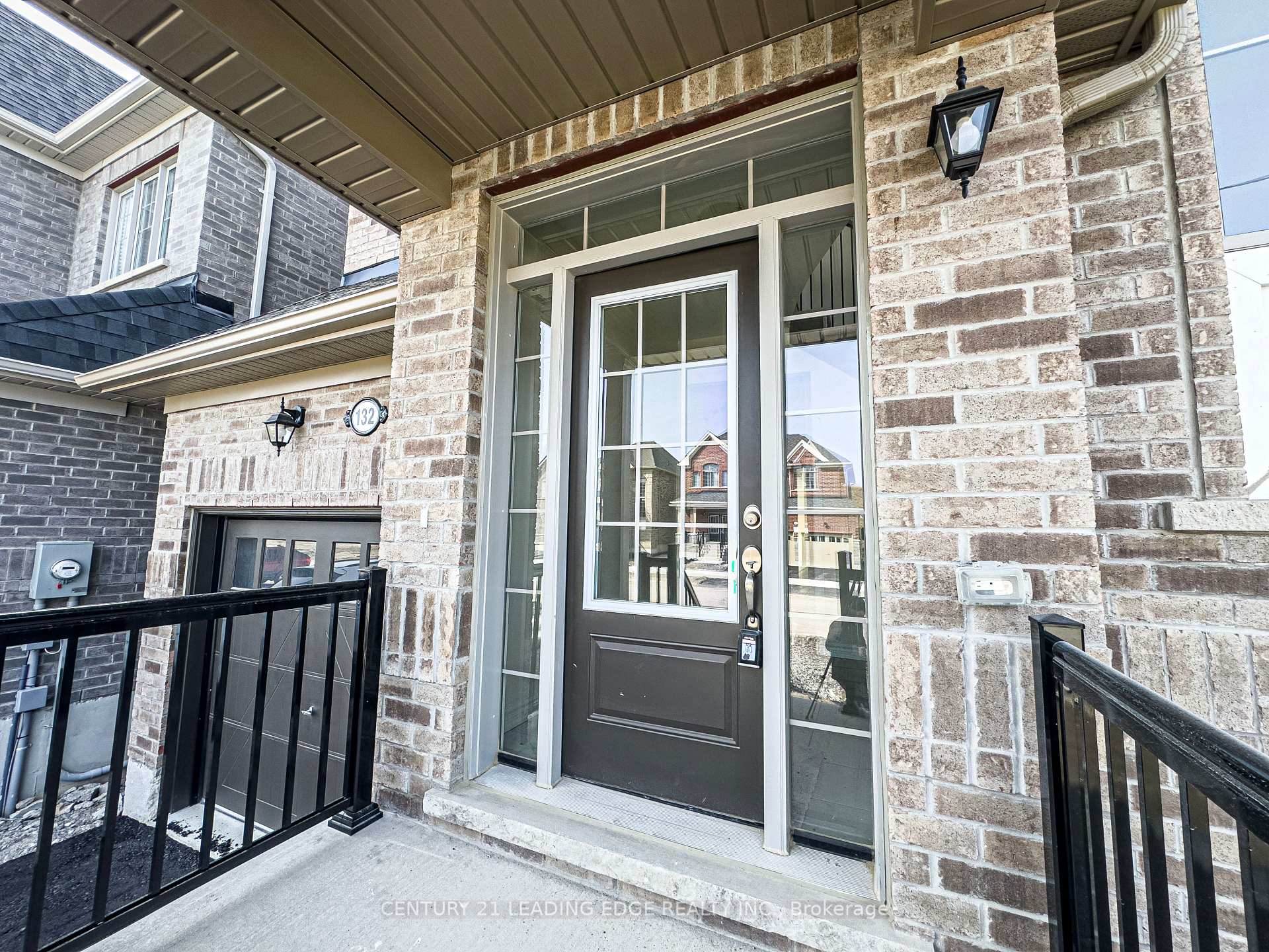 Photo 2 of 132 Robin Trail, Scugog, Port Perry — HOMEH