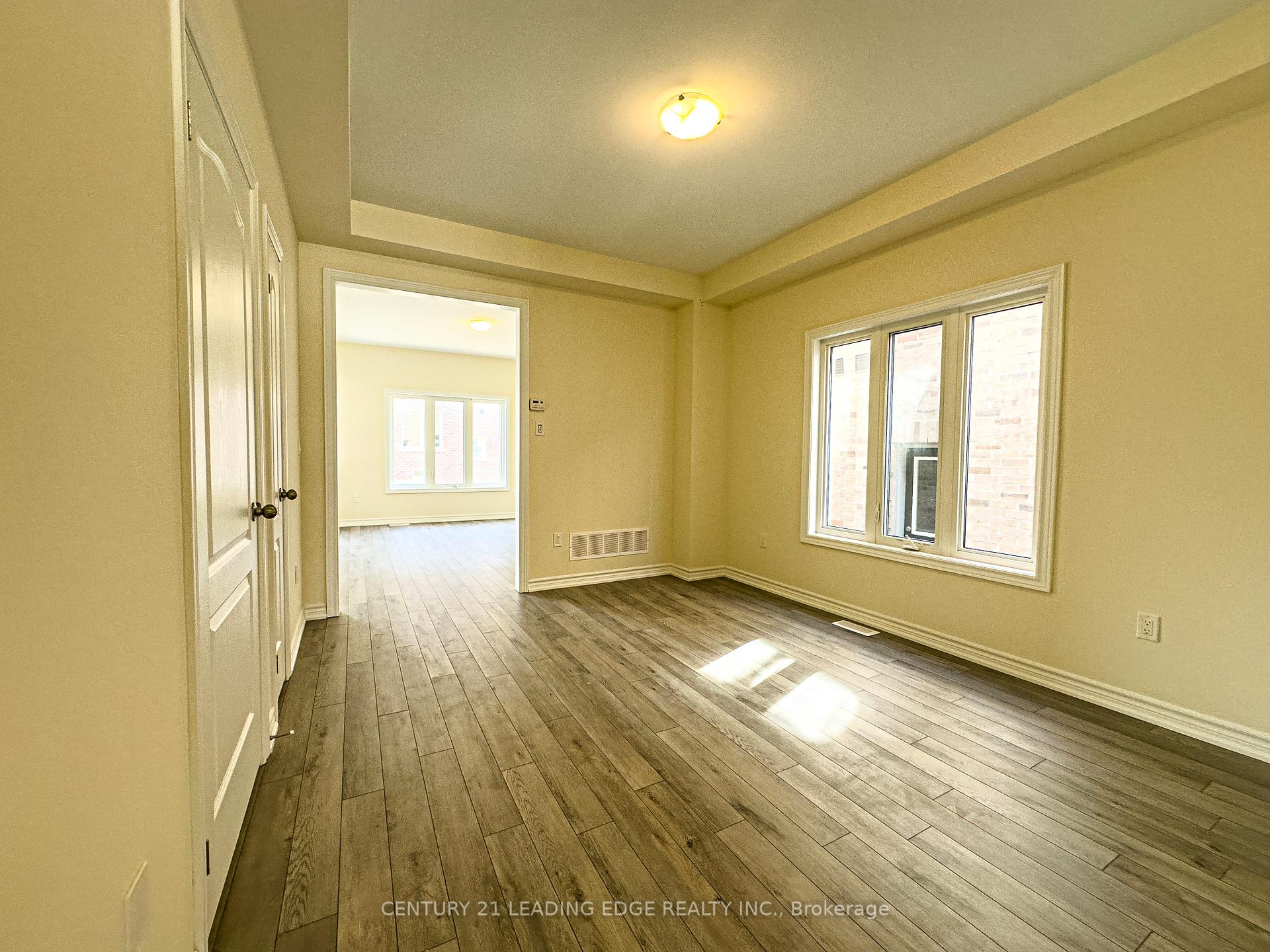 Photo 8 of 132 Robin Trail, Scugog, Port Perry — HOMEH