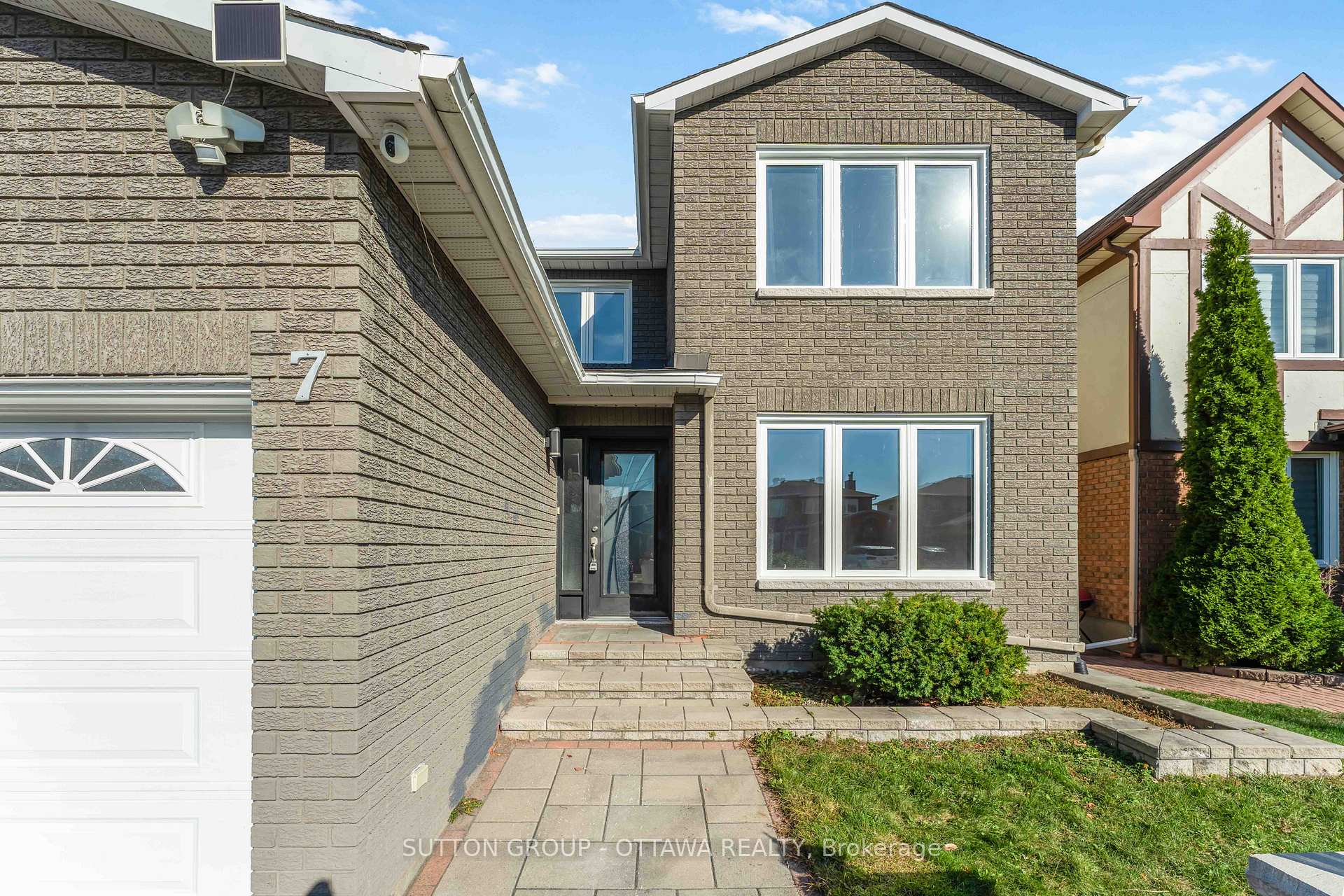 Photo 2 of 7 Castlethorpe Crescent, Ottawa, Centrepointe — HOMEH