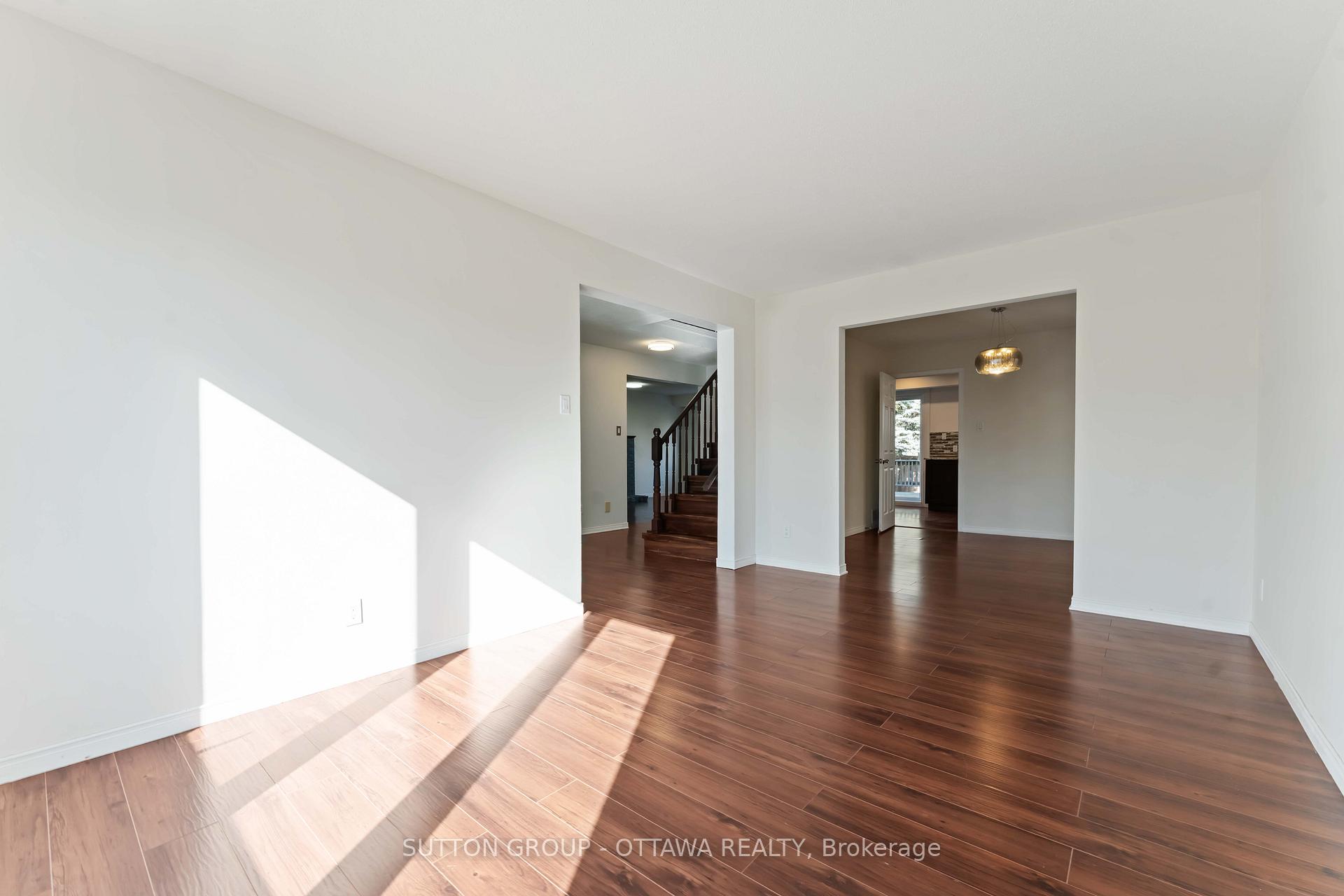 Photo 6 of 7 Castlethorpe Crescent, Ottawa, Centrepointe — HOMEH