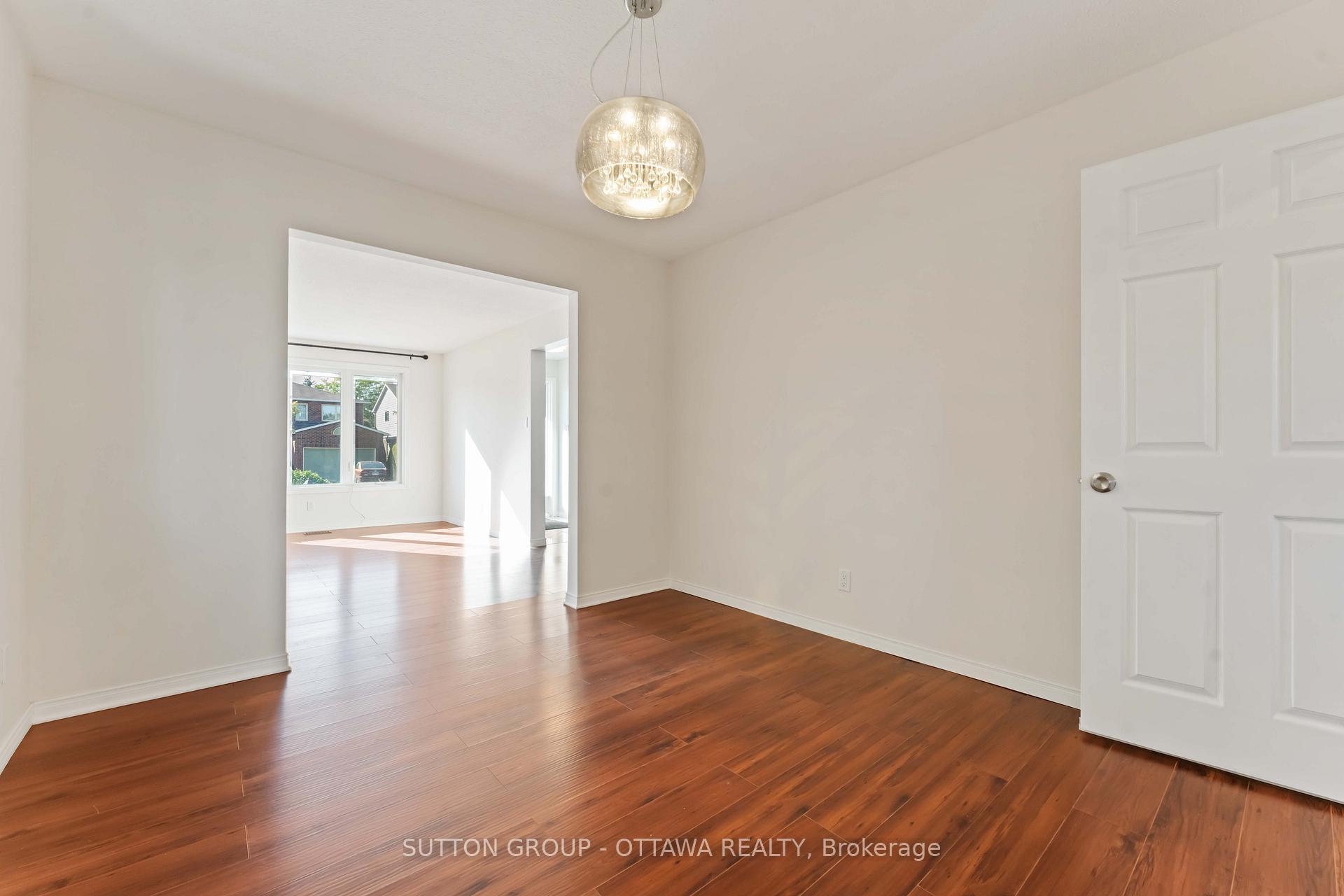 Photo 8 of 7 Castlethorpe Crescent, Ottawa, Centrepointe — HOMEH