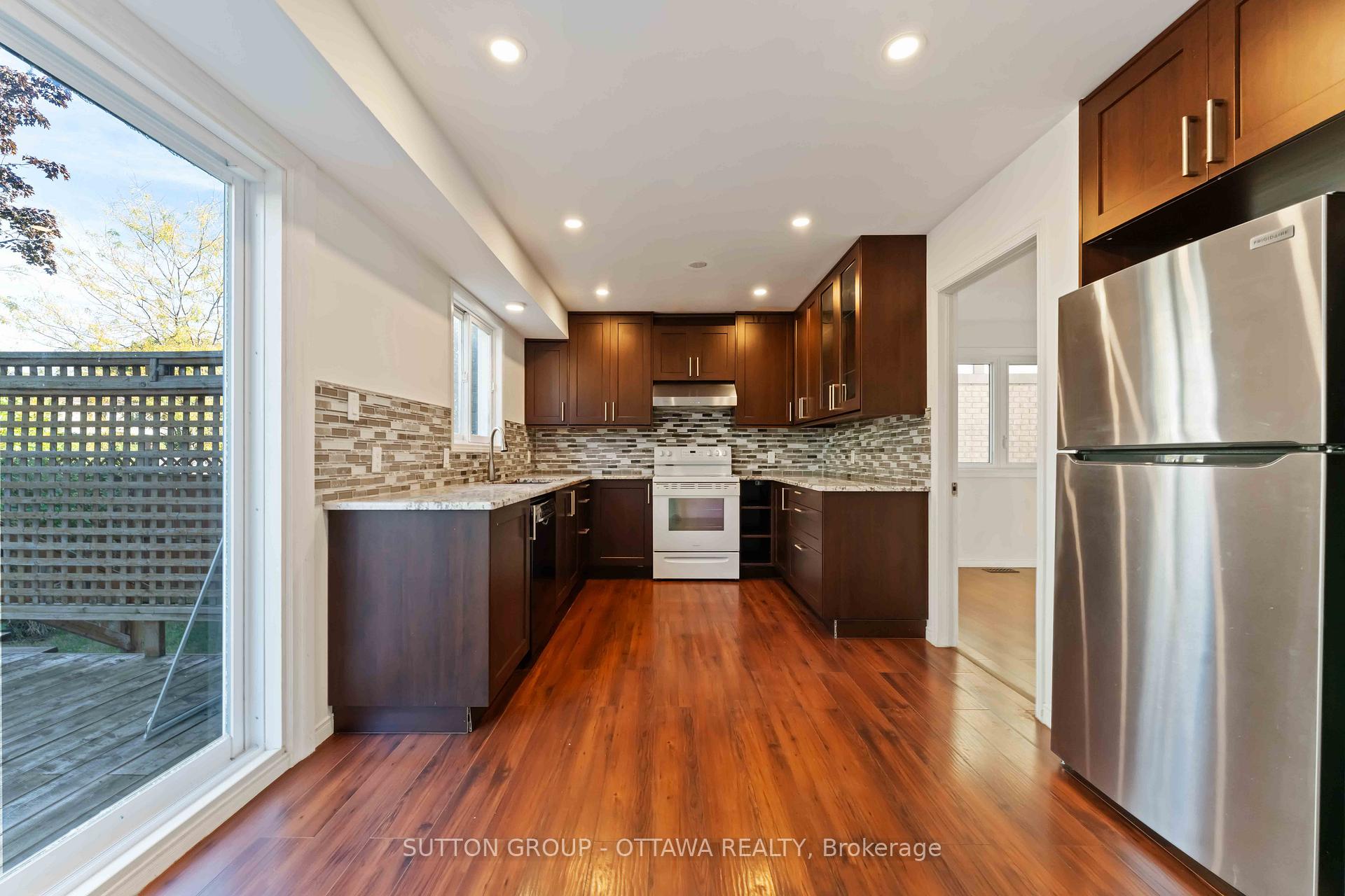 Photo 9 of 7 Castlethorpe Crescent, Ottawa, Centrepointe — HOMEH