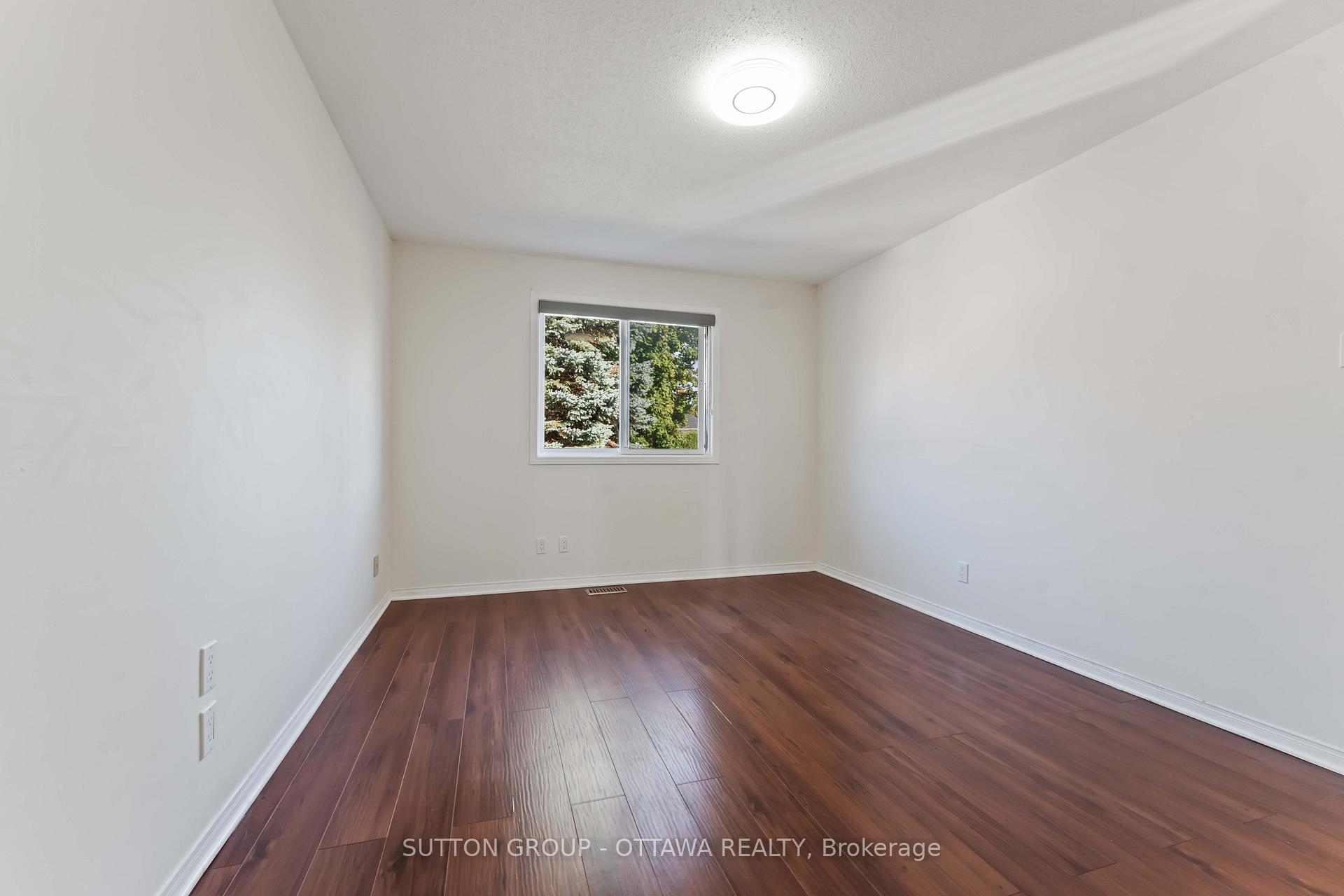 Photo 24 of 7 Castlethorpe Crescent, Ottawa, Centrepointe — HOMEH