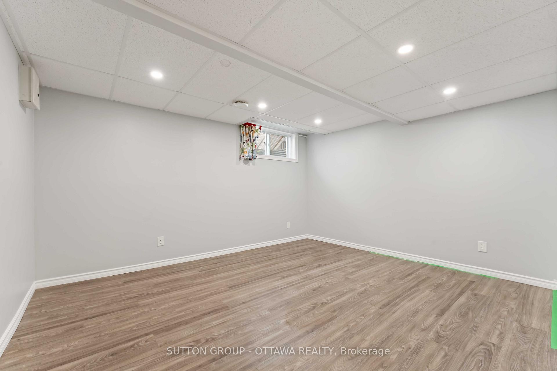Photo 32 of 7 Castlethorpe Crescent, Ottawa, Centrepointe — HOMEH