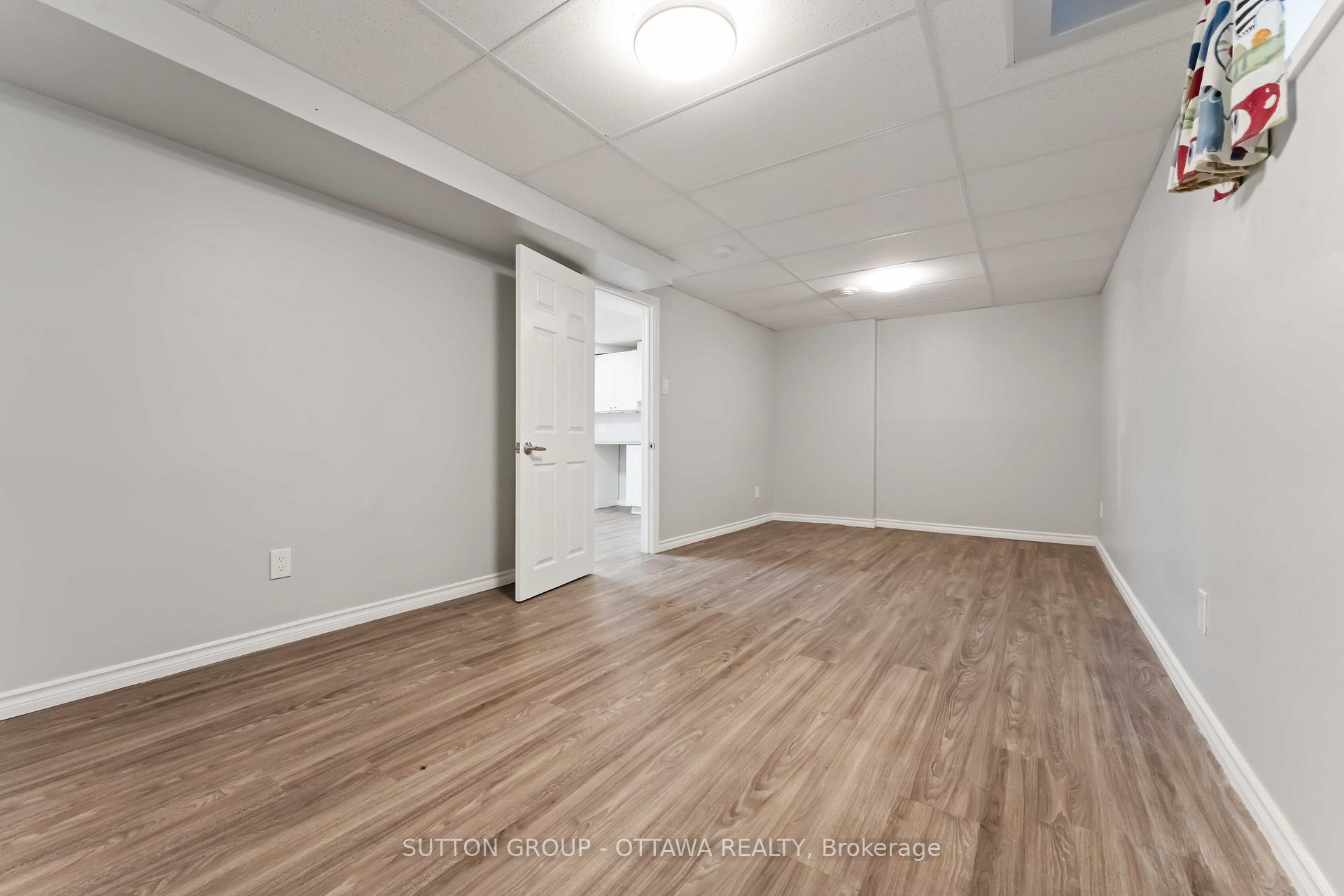 Photo 39 of 7 Castlethorpe Crescent, Ottawa, Centrepointe — HOMEH