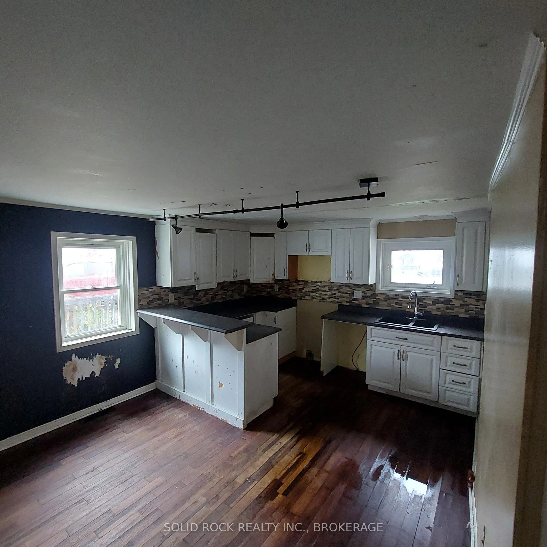 Photo 12 of 8 Montague Street, Smiths Falls — HOMEH