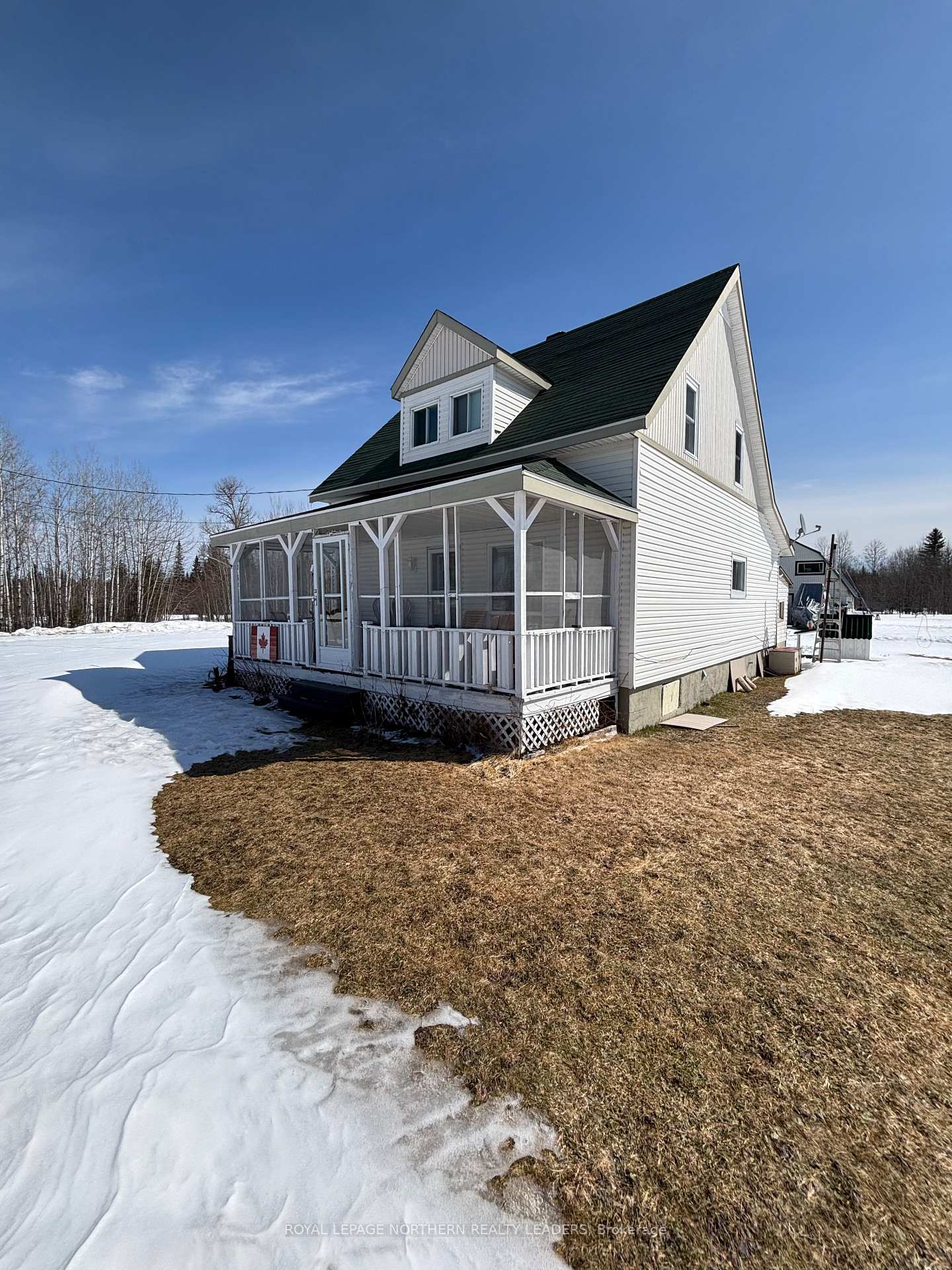 Photo 3 of 709 Junction Road S, Smooth Rock Falls, SRF — HOMEH