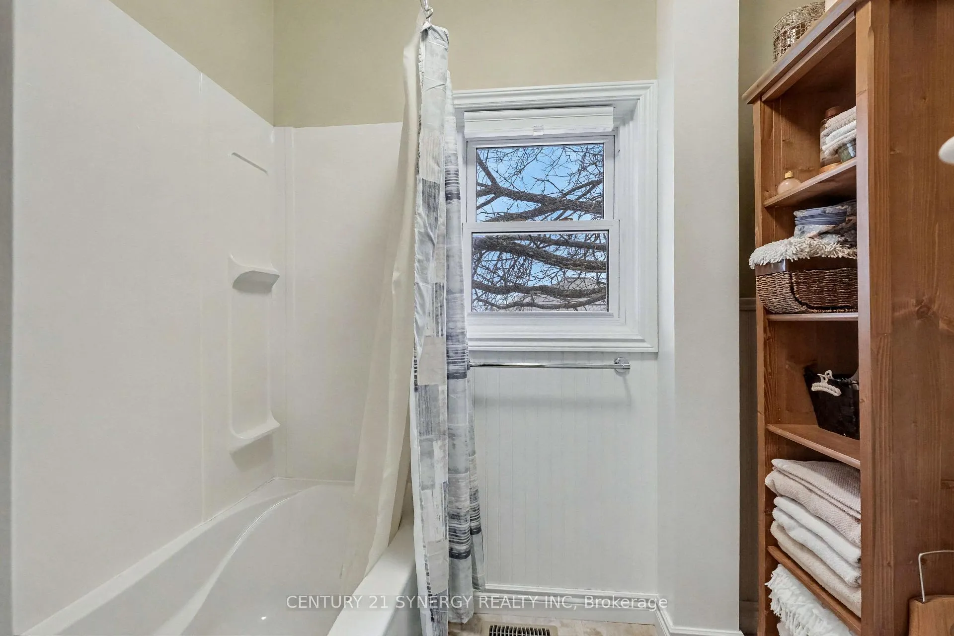 Photo 22 of 82 Abel Street, Smiths Falls — HOMEH
