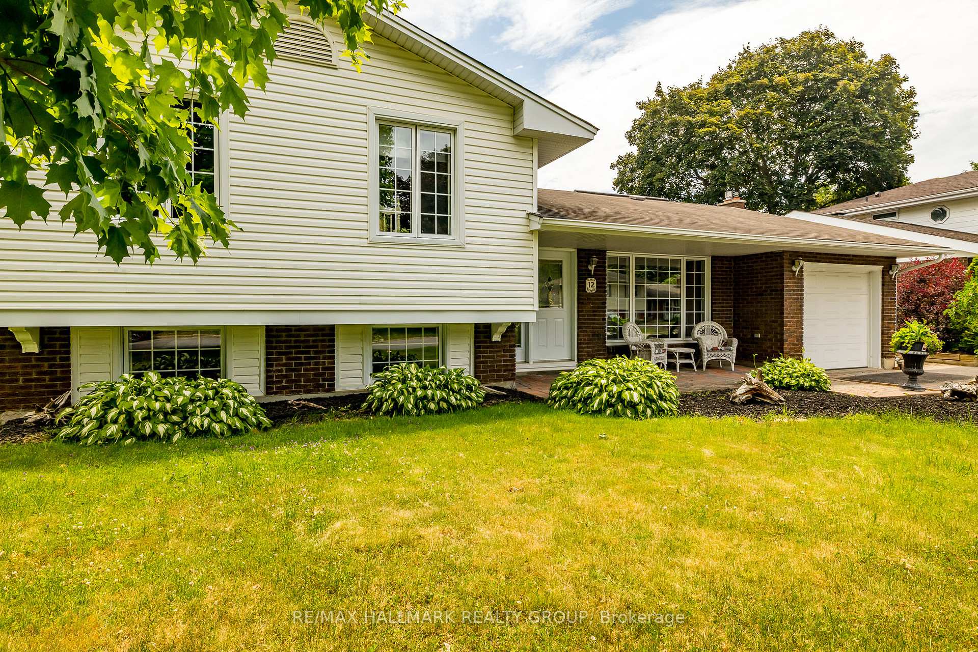 Photo 2 of 12 Ancona Crescent, Ottawa, Briargreen — HOMEH