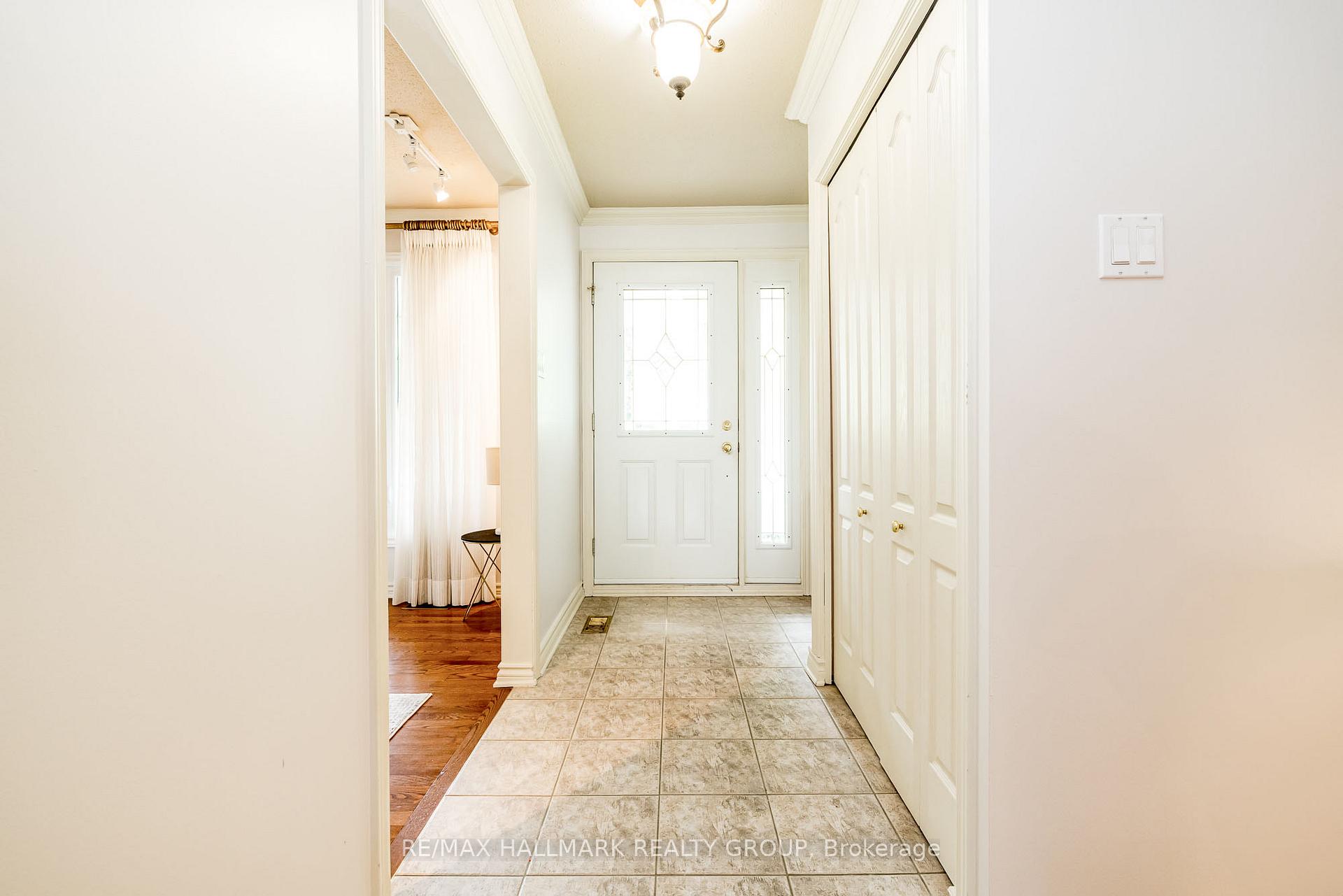 Photo 6 of 12 Ancona Crescent, Ottawa, Briargreen — HOMEH