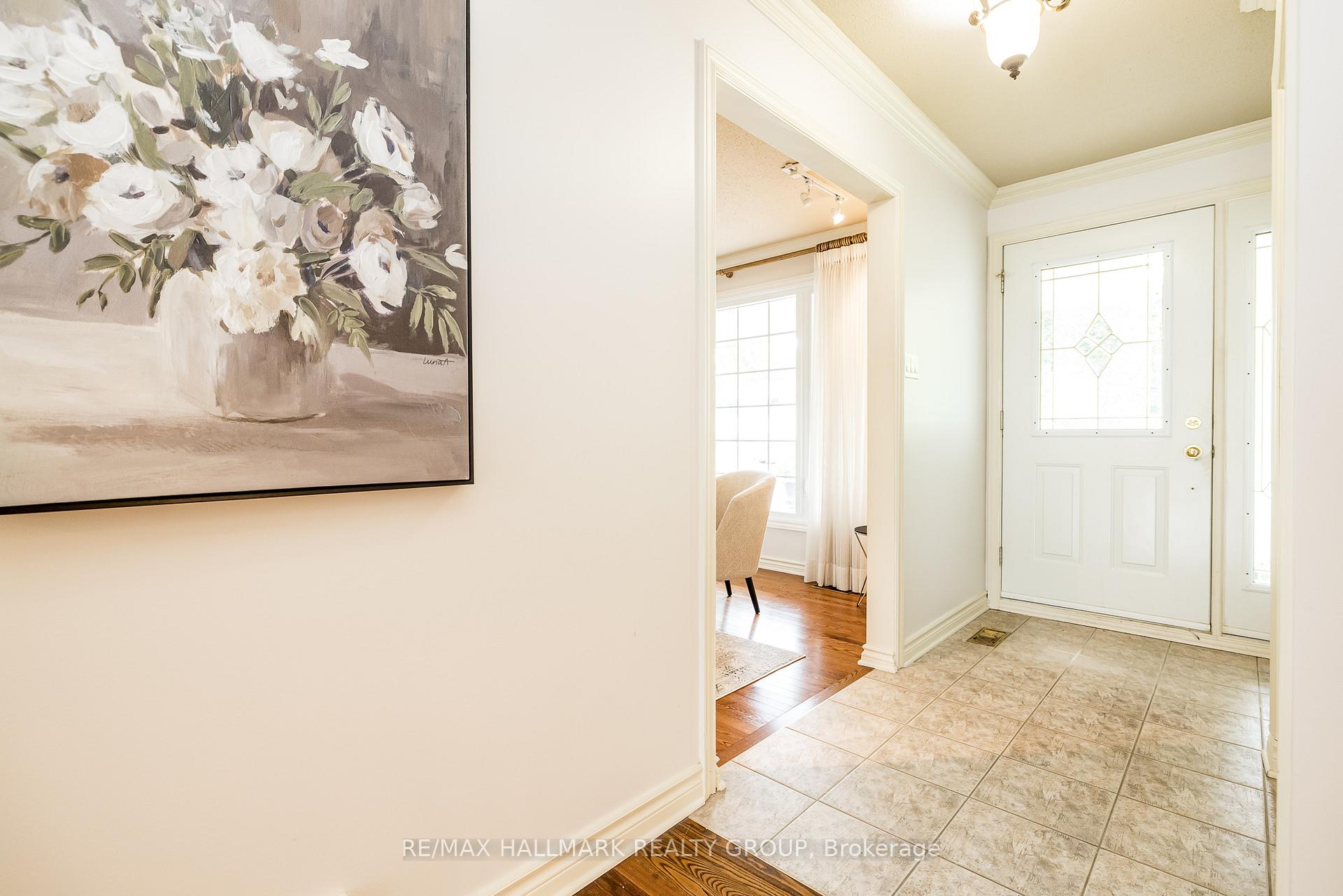 Photo 8 of 12 Ancona Crescent, Ottawa, Briargreen — HOMEH