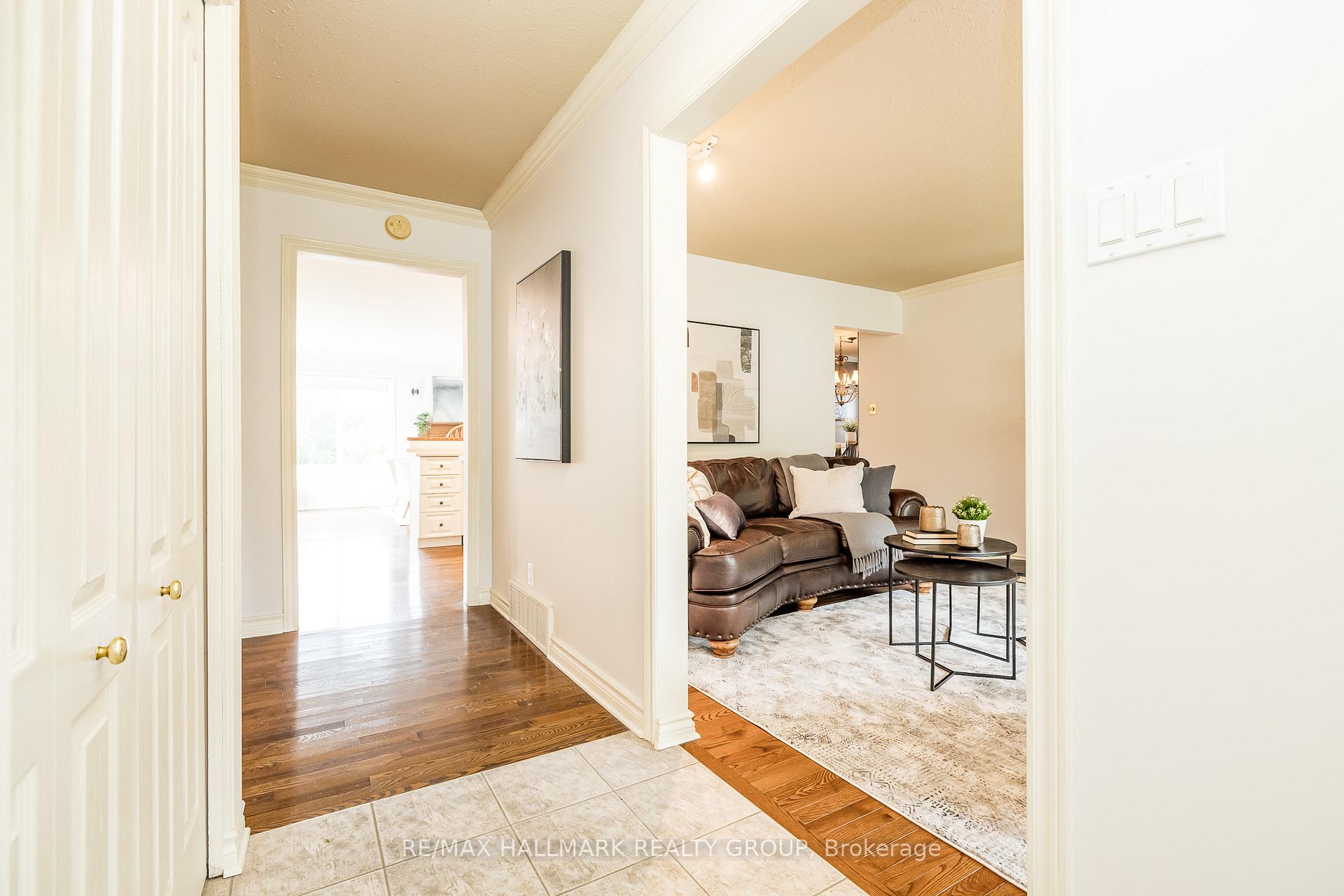 Photo 10 of 12 Ancona Crescent, Ottawa, Briargreen — HOMEH