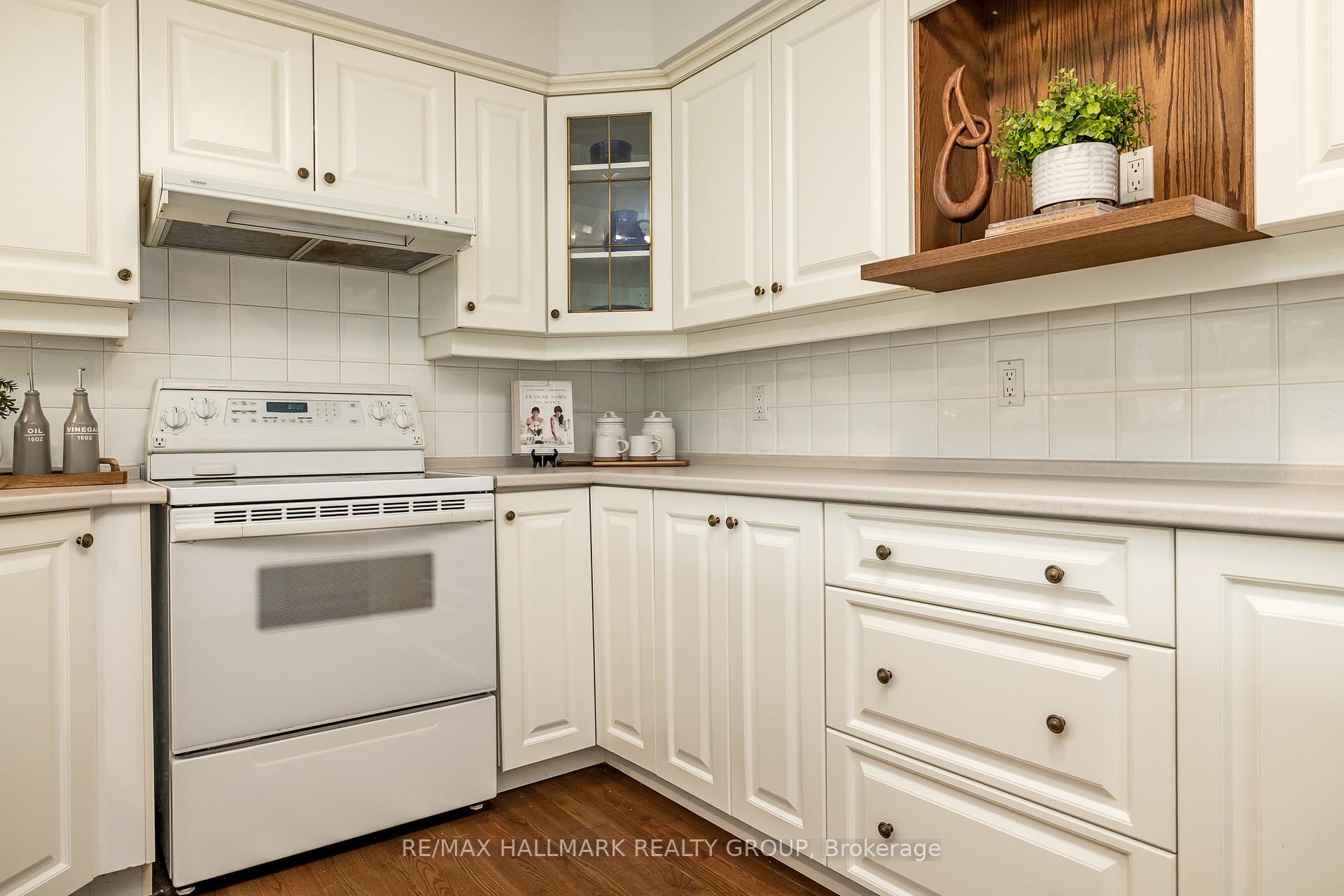 Photo 22 of 12 Ancona Crescent, Ottawa, Briargreen — HOMEH