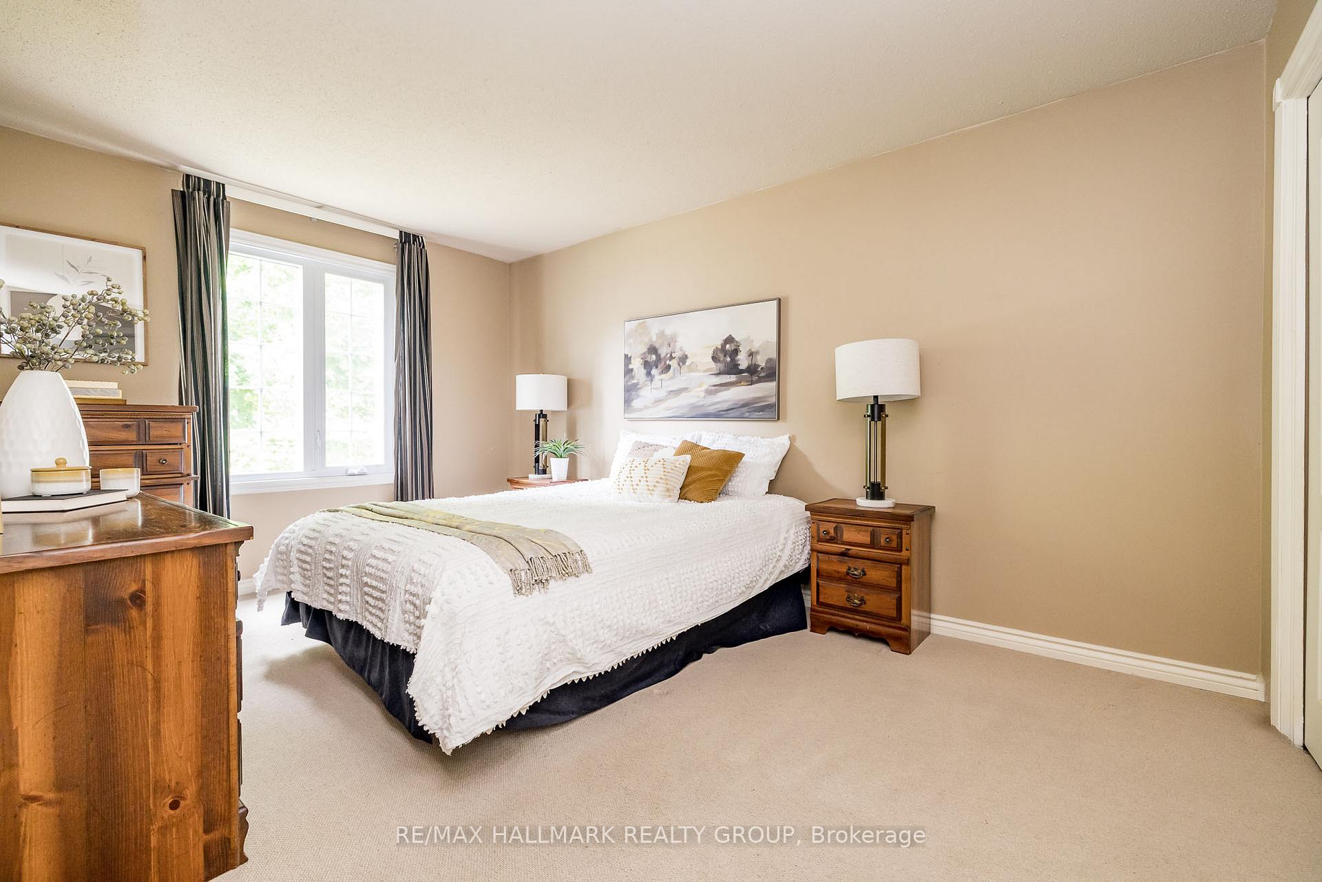 Photo 33 of 12 Ancona Crescent, Ottawa, Briargreen — HOMEH