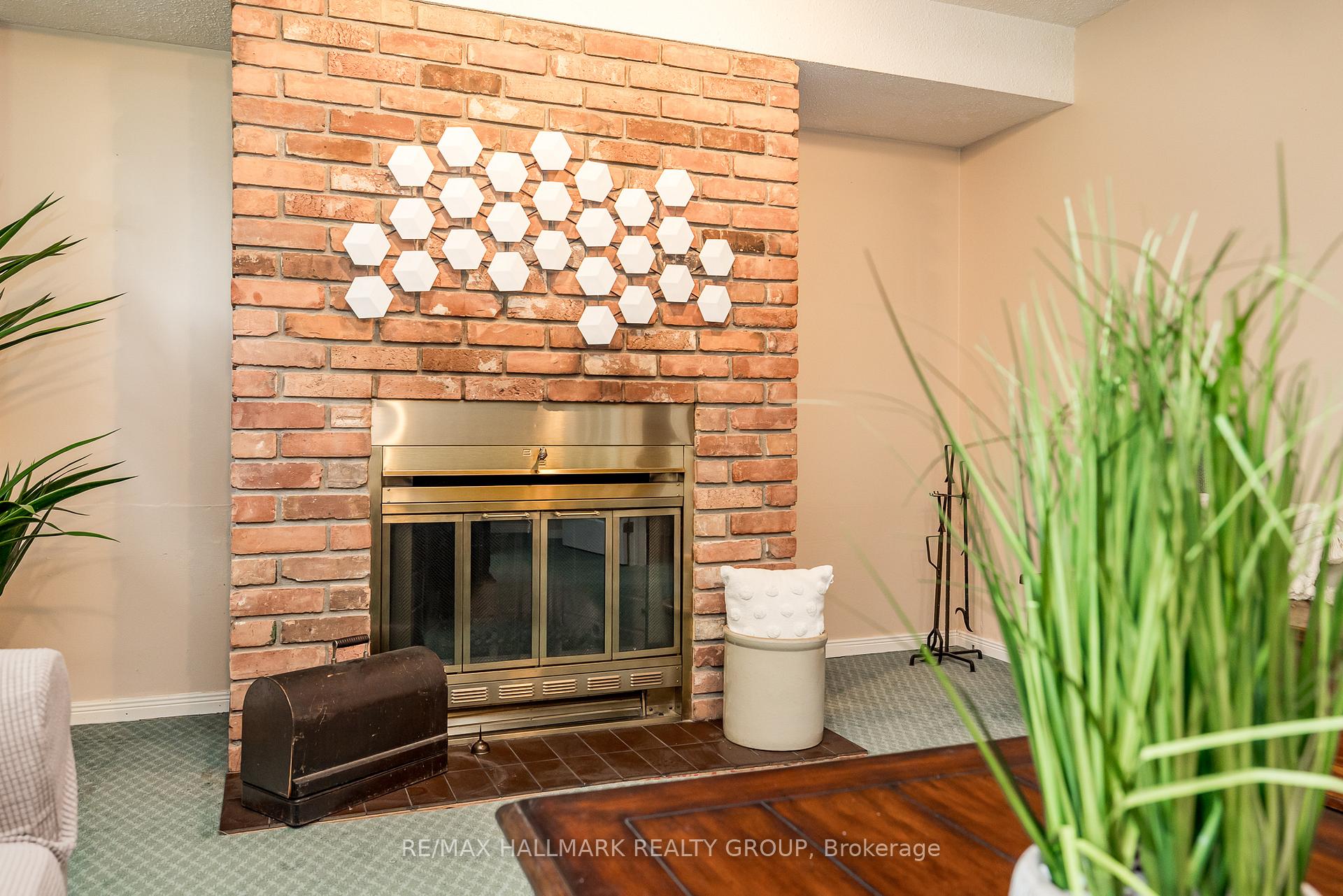 Photo 43 of 12 Ancona Crescent, Ottawa, Briargreen — HOMEH