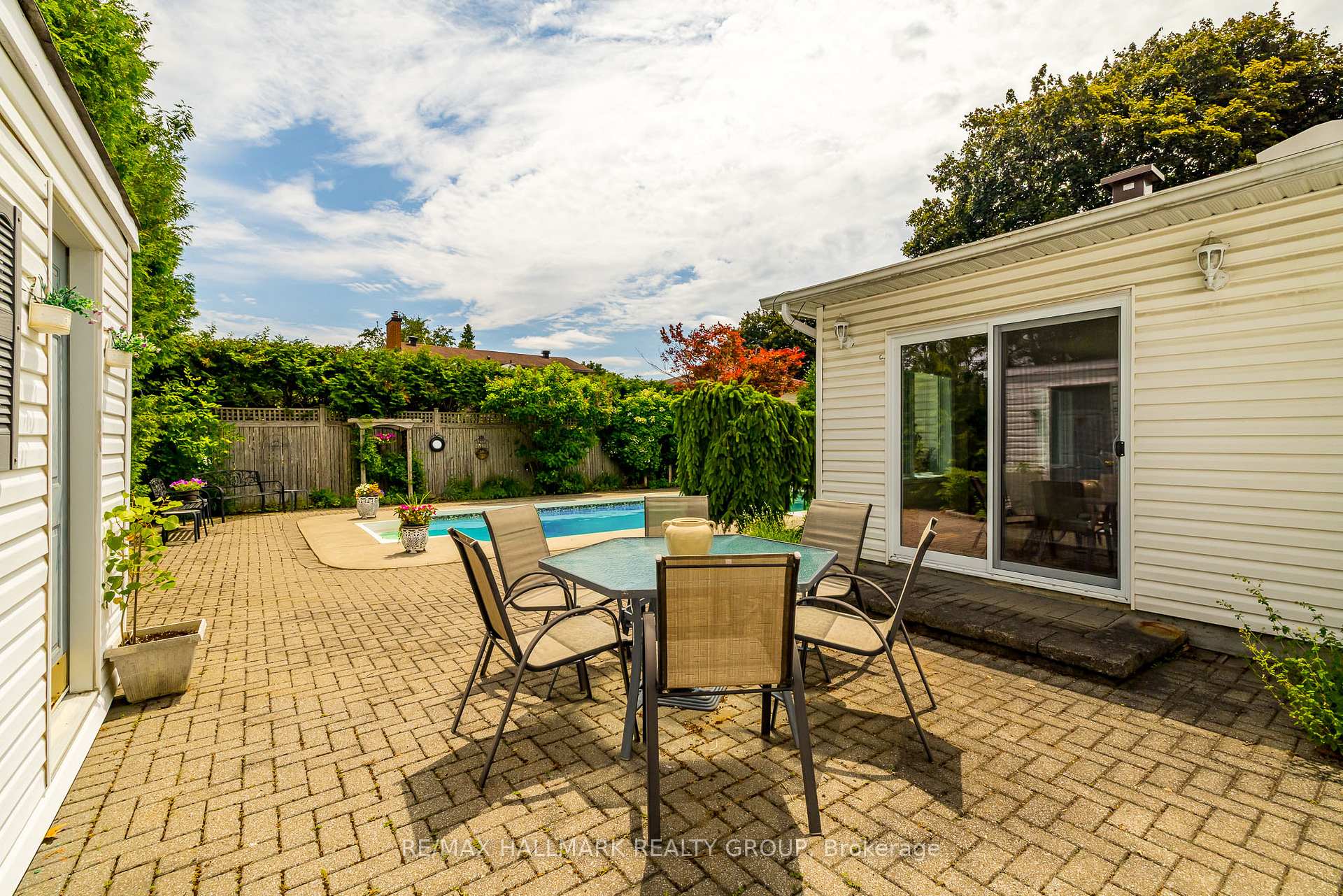 Photo 49 of 12 Ancona Crescent, Ottawa, Briargreen — HOMEH