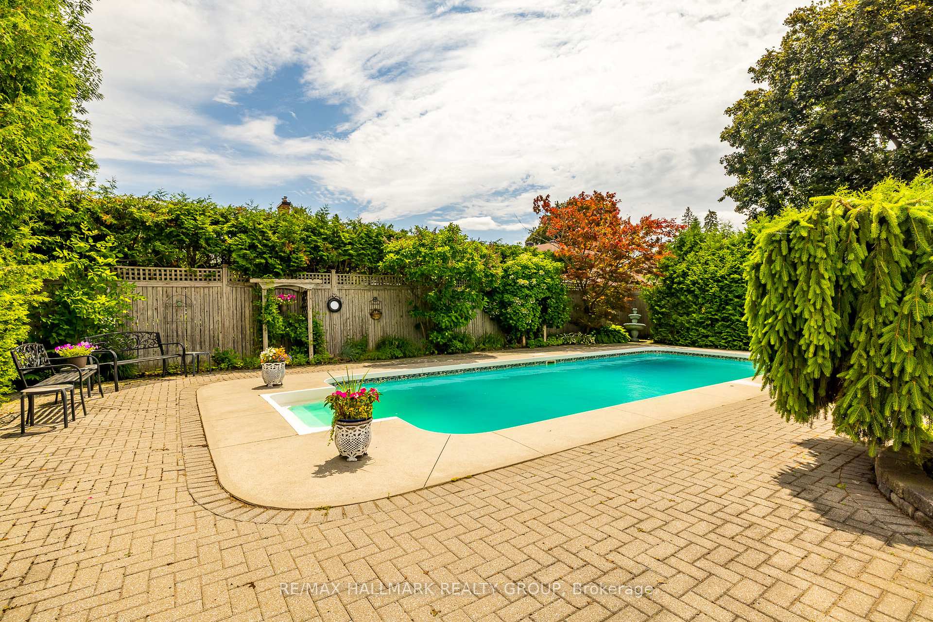 Photo 50 of 12 Ancona Crescent, Ottawa, Briargreen — HOMEH