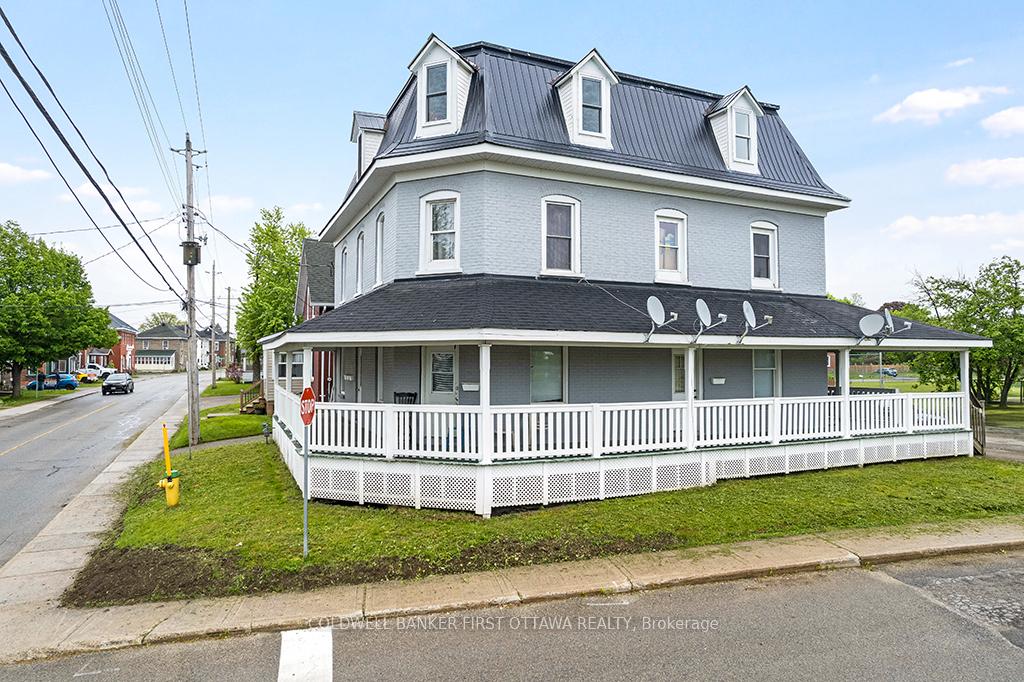 Photo 7 of 151 Chambers Street, Smiths Falls — HOMEH