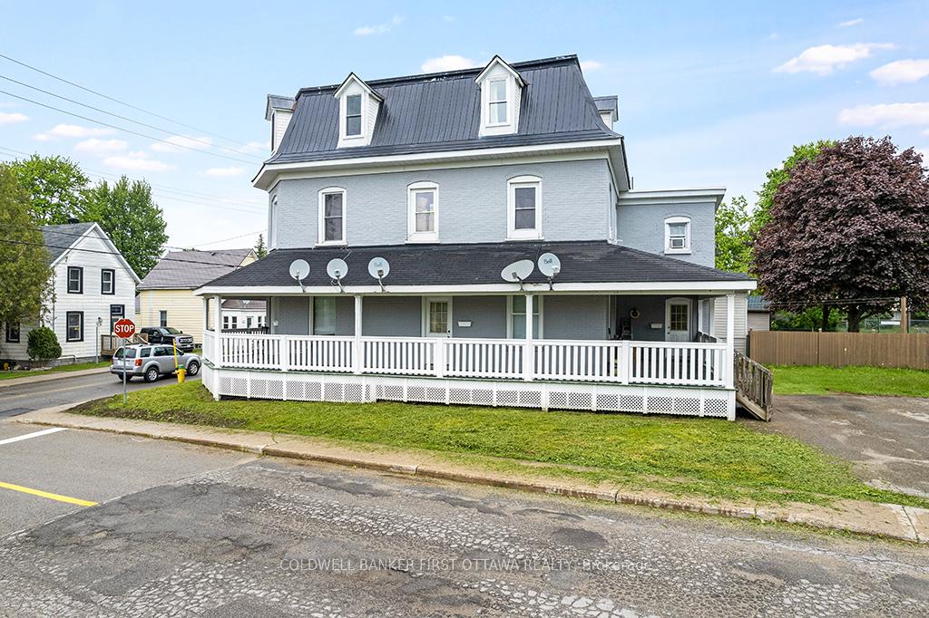 Photo 8 of 151 Chambers Street, Smiths Falls — HOMEH