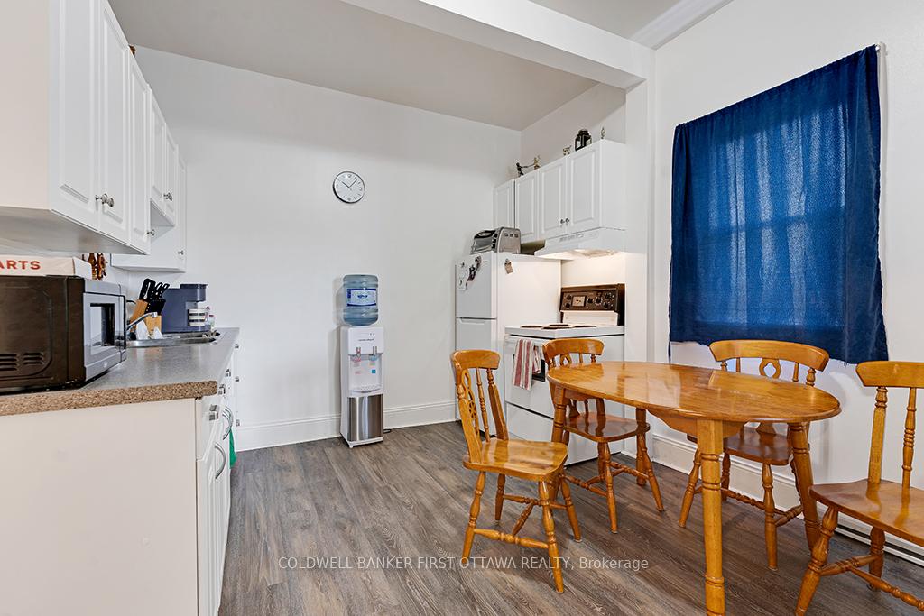 Photo 11 of 151 Chambers Street, Smiths Falls — HOMEH