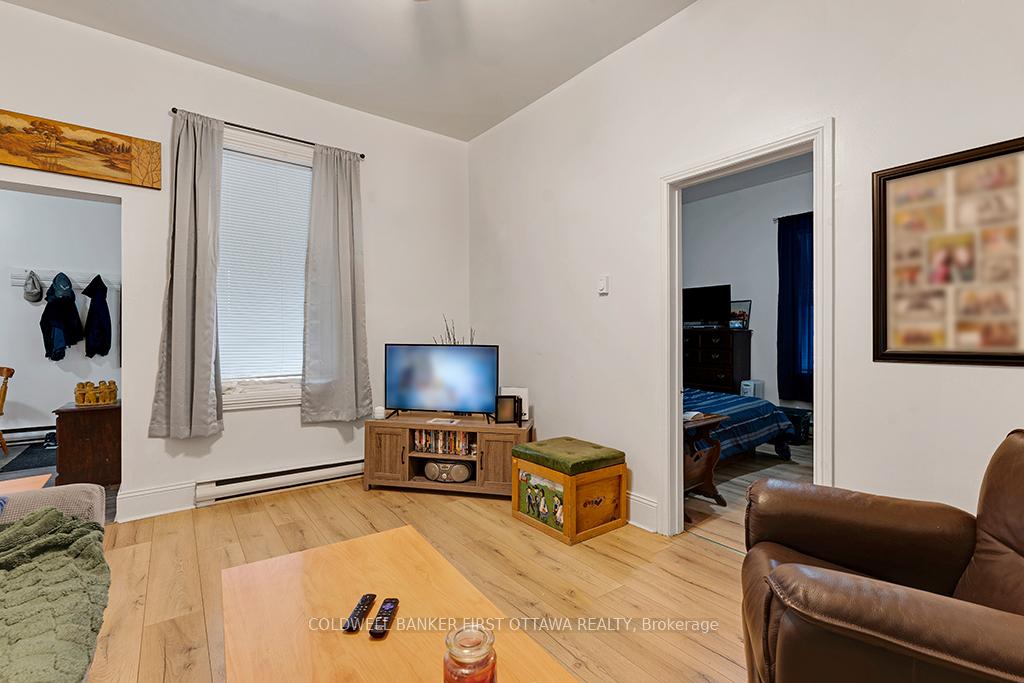 Photo 16 of 151 Chambers Street, Smiths Falls — HOMEH