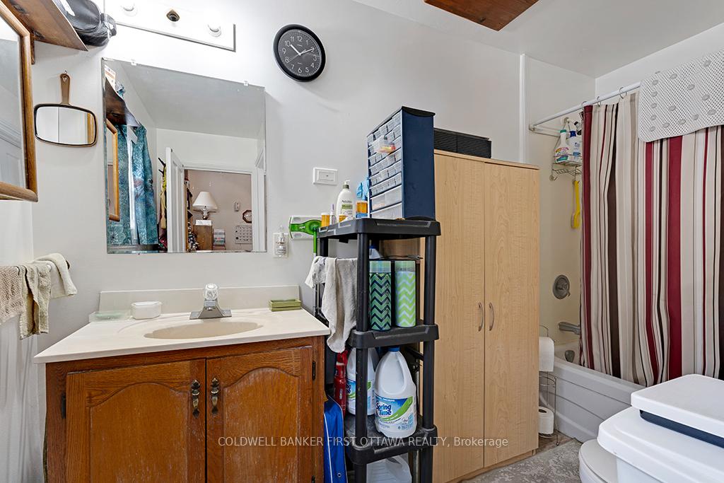 Photo 25 of 151 Chambers Street, Smiths Falls — HOMEH