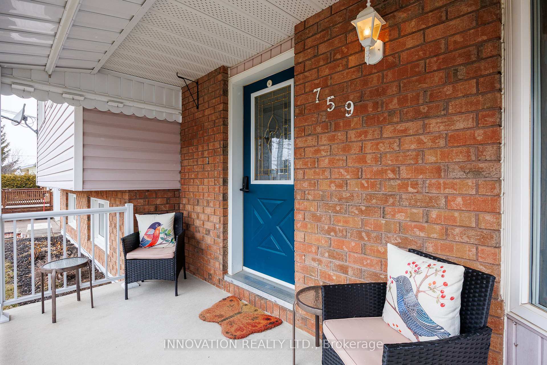 Photo 3 of 759 Eighth Street, Renfrew — HOMEH