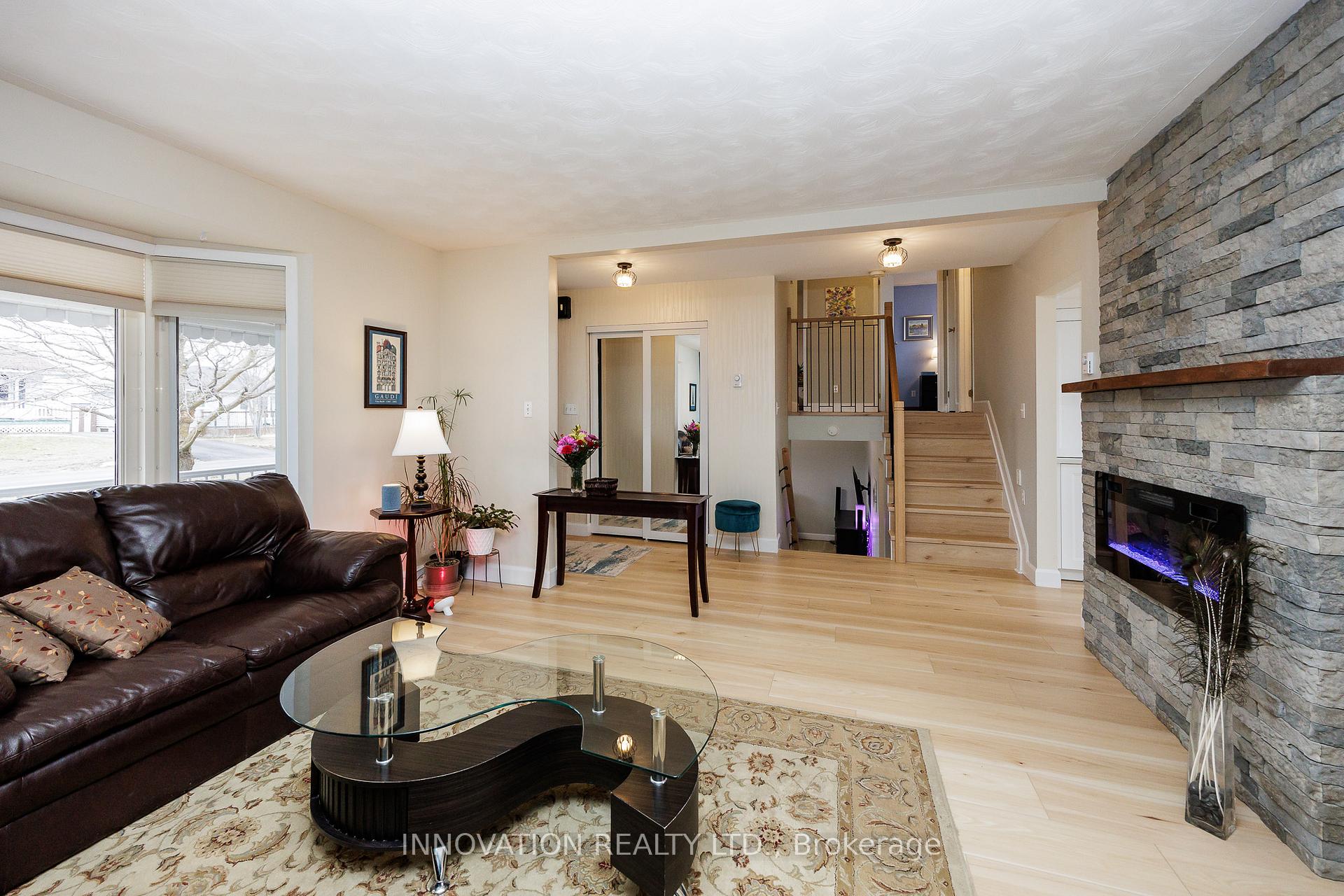 Photo 11 of 759 Eighth Street, Renfrew — HOMEH
