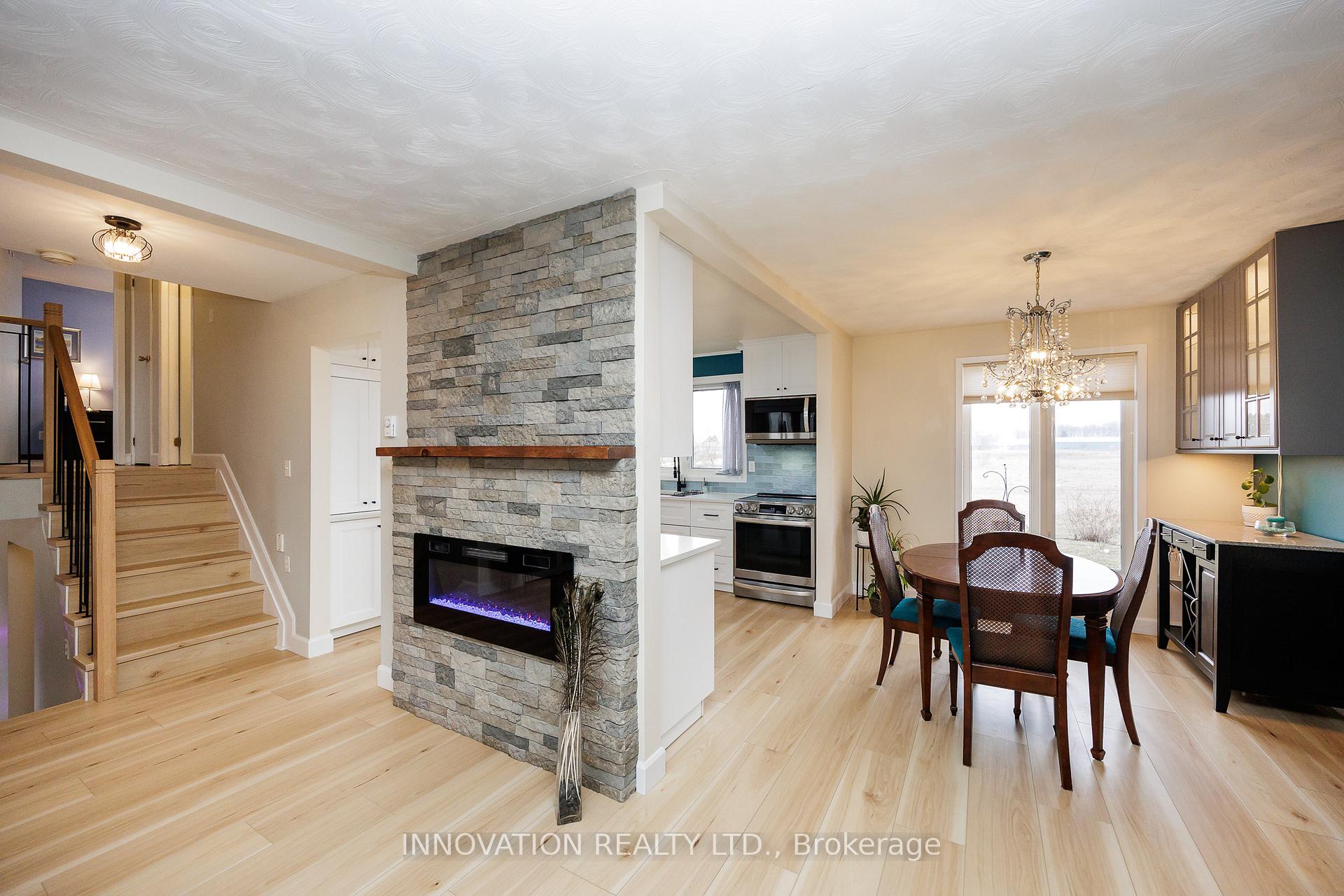 Photo 12 of 759 Eighth Street, Renfrew — HOMEH