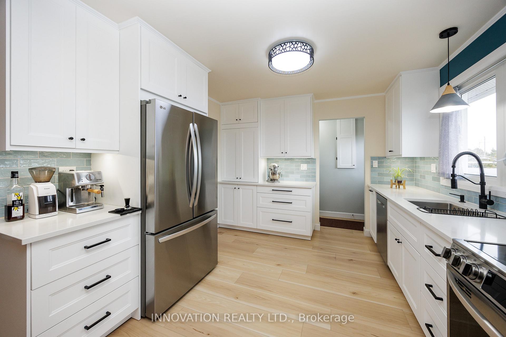 Photo 15 of 759 Eighth Street, Renfrew — HOMEH