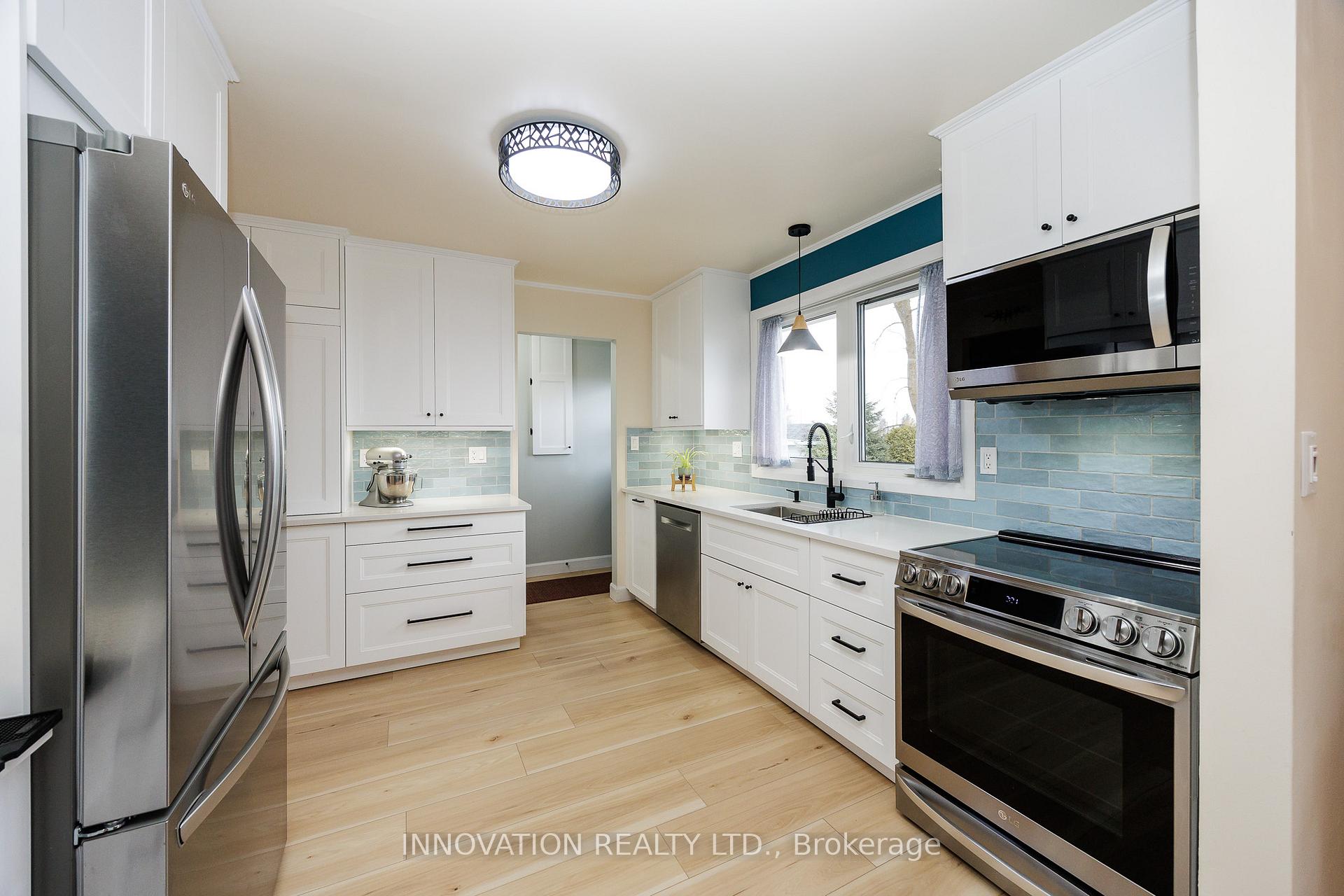 Photo 16 of 759 Eighth Street, Renfrew — HOMEH