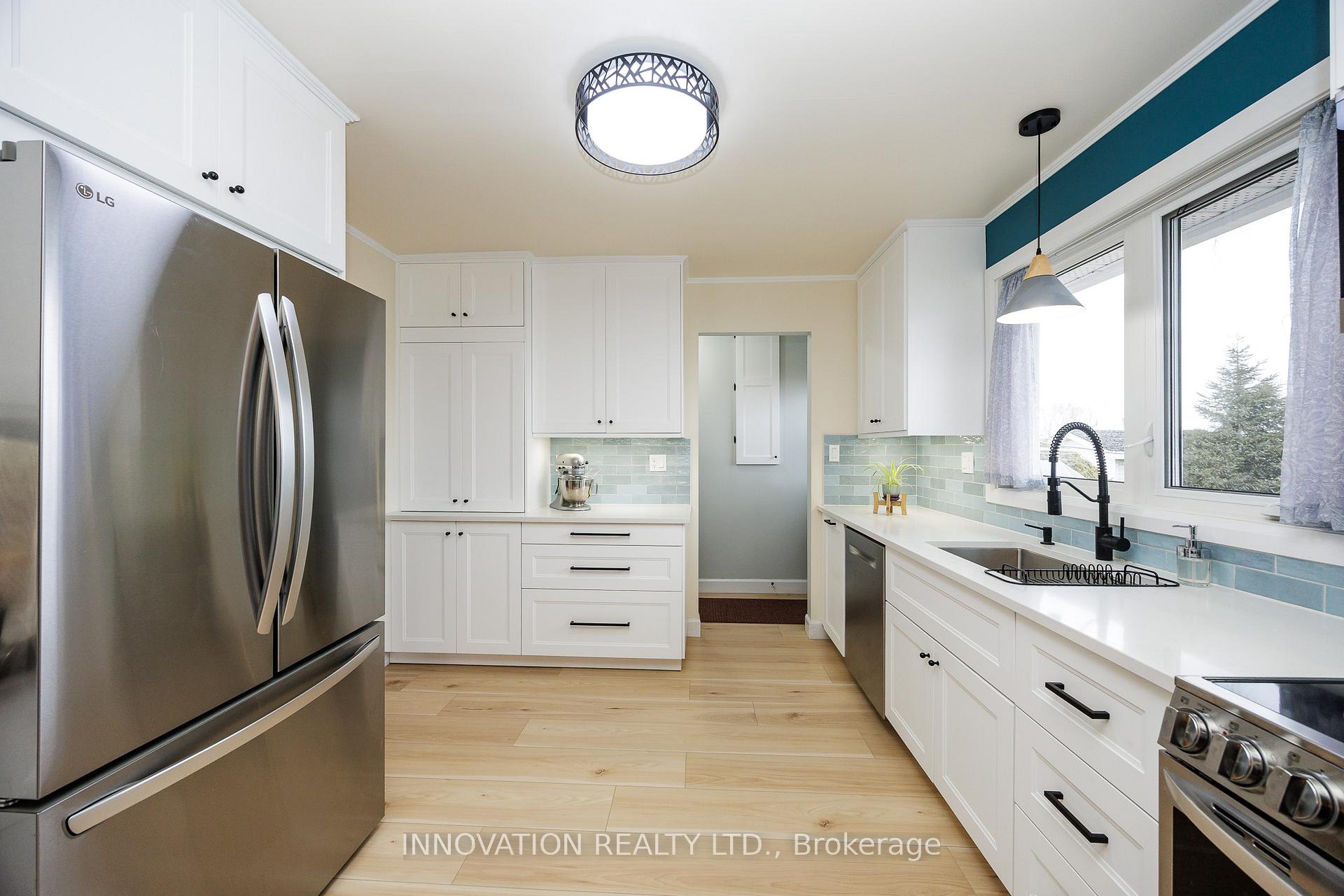 Photo 17 of 759 Eighth Street, Renfrew — HOMEH