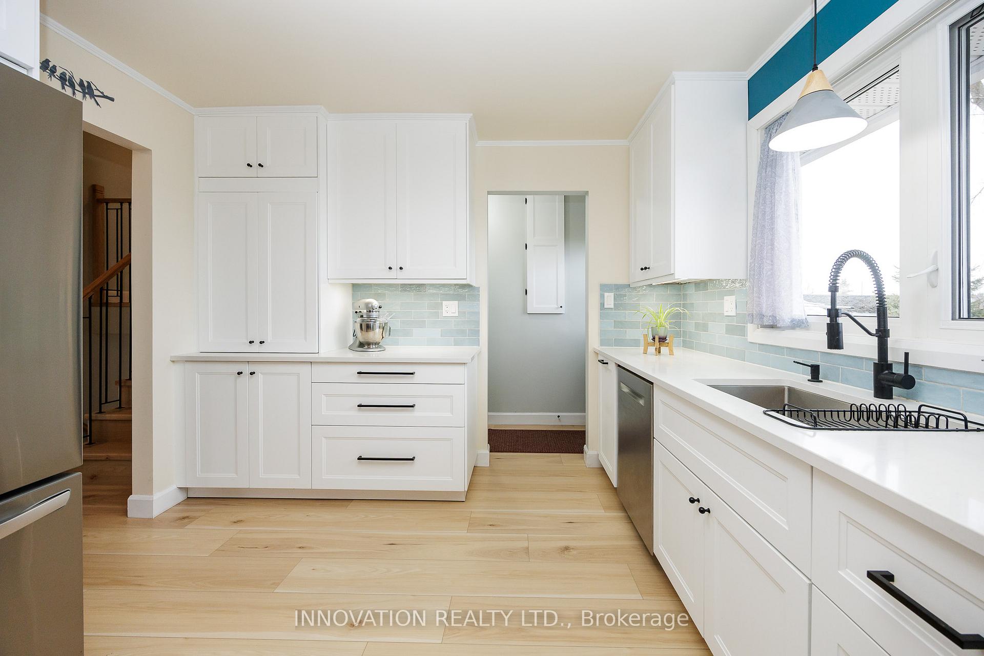 Photo 18 of 759 Eighth Street, Renfrew — HOMEH
