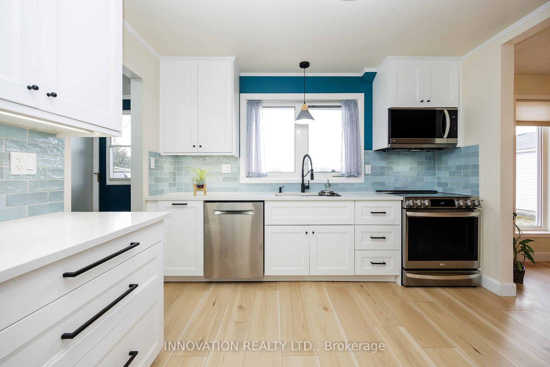 Photo 19 of 759 Eighth Street, Renfrew — HOMEH