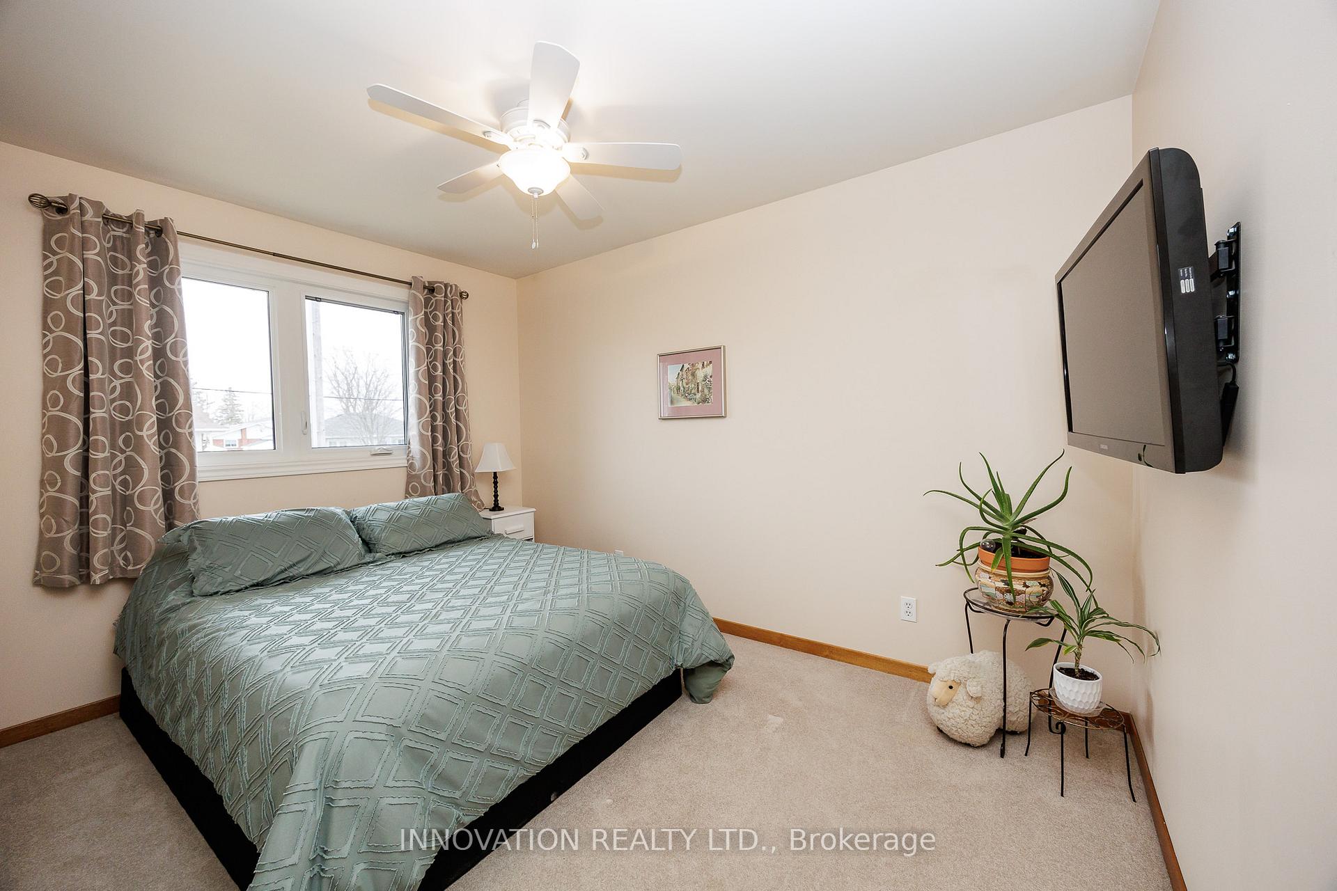 Photo 28 of 759 Eighth Street, Renfrew — HOMEH