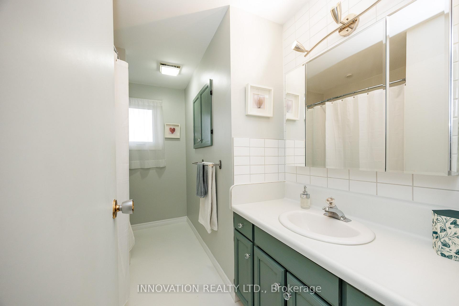 Photo 30 of 759 Eighth Street, Renfrew — HOMEH