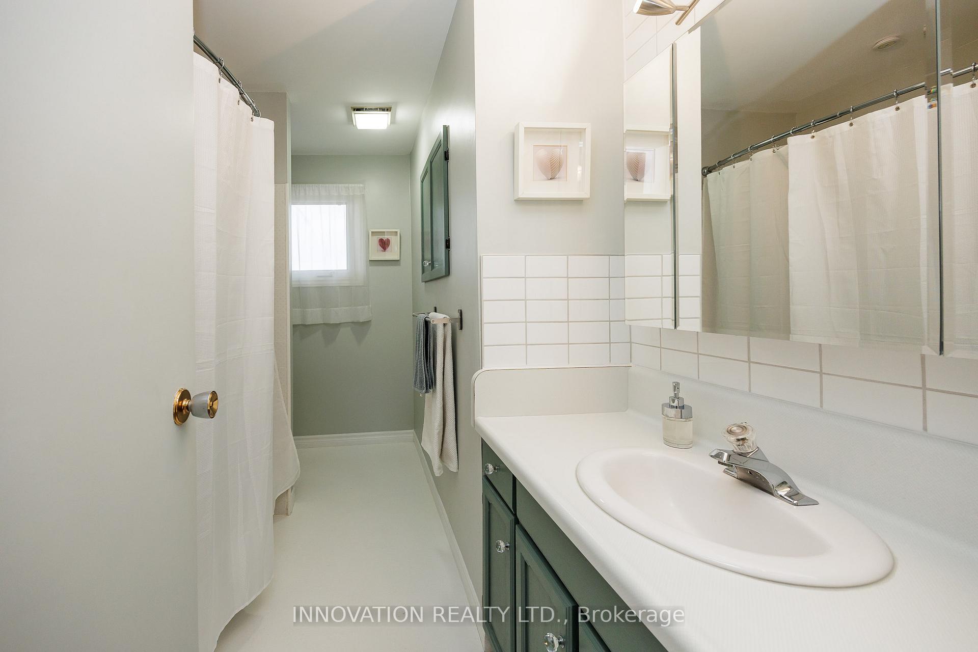 Photo 31 of 759 Eighth Street, Renfrew — HOMEH
